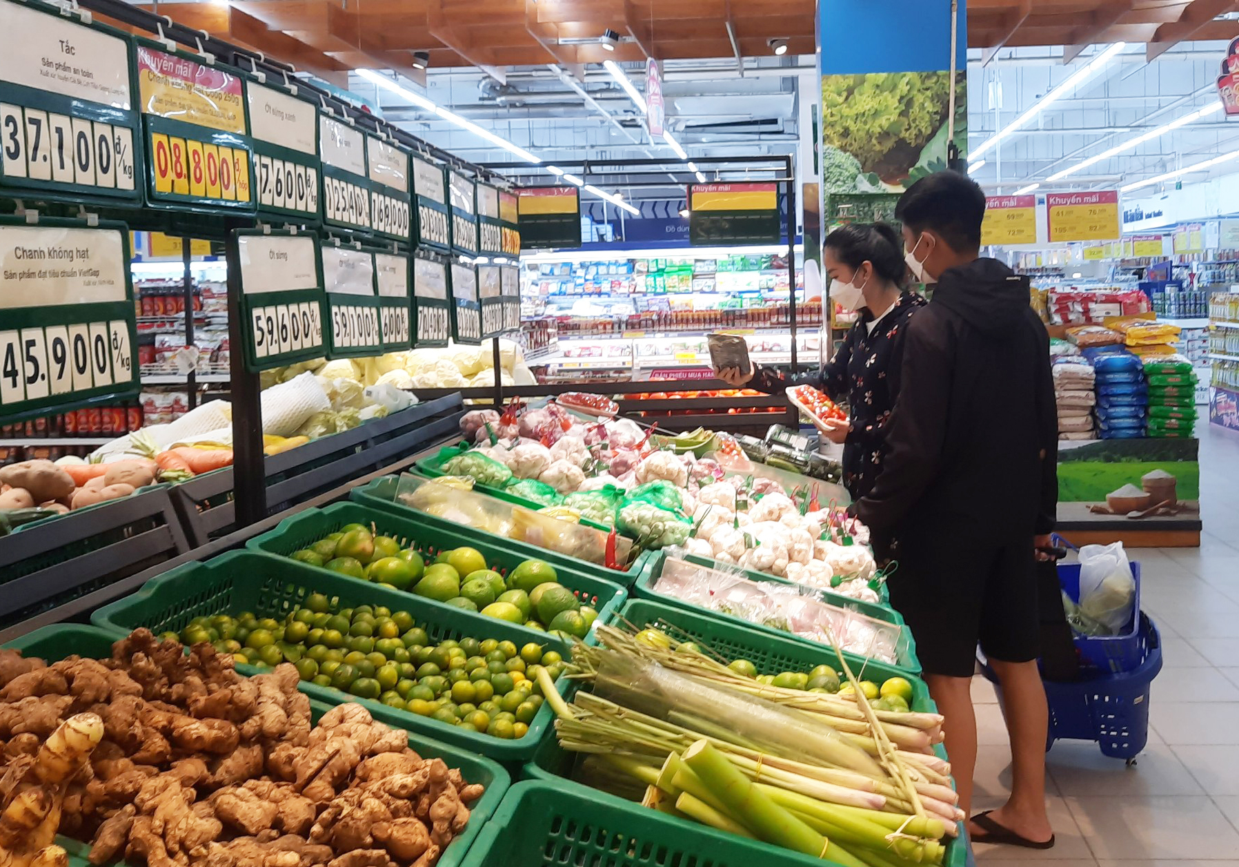 Shoppers at Co.opmart Nha Trang.