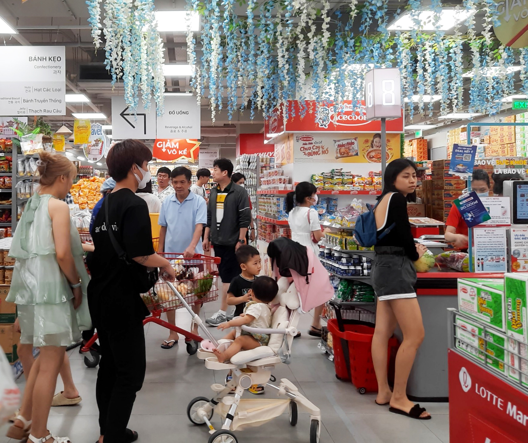 Shoppers at Lotte Mart Gold Coast Nha Trang.