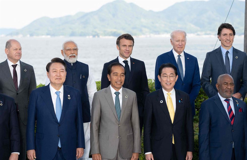 Các nhà lãnh đạo G7 và các quốc gia được mời - trong đó có Tổng thống Hàn Quốc Yoon Suk Yeol, tại Hội nghị thượng đỉnh các nhà lãnh đạo G7 ở Hiroshima, Nhật Bản, hôm 20/5. Ảnh: Yonhap

