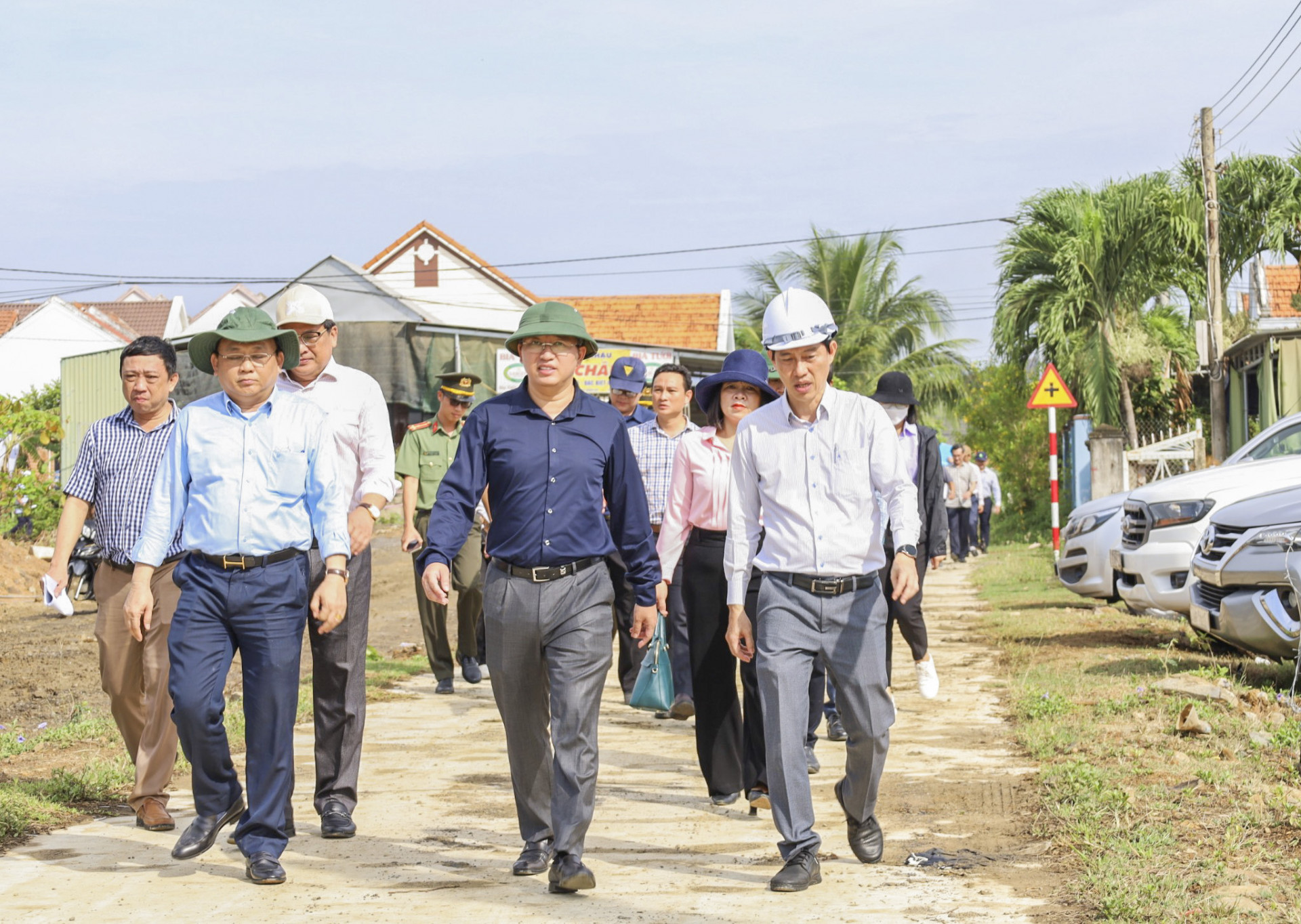 Đồng chí Nguyễn Hải Ninh thị sát dự án khu tái định cư Ninh Xuân (Ninh Hòa).
