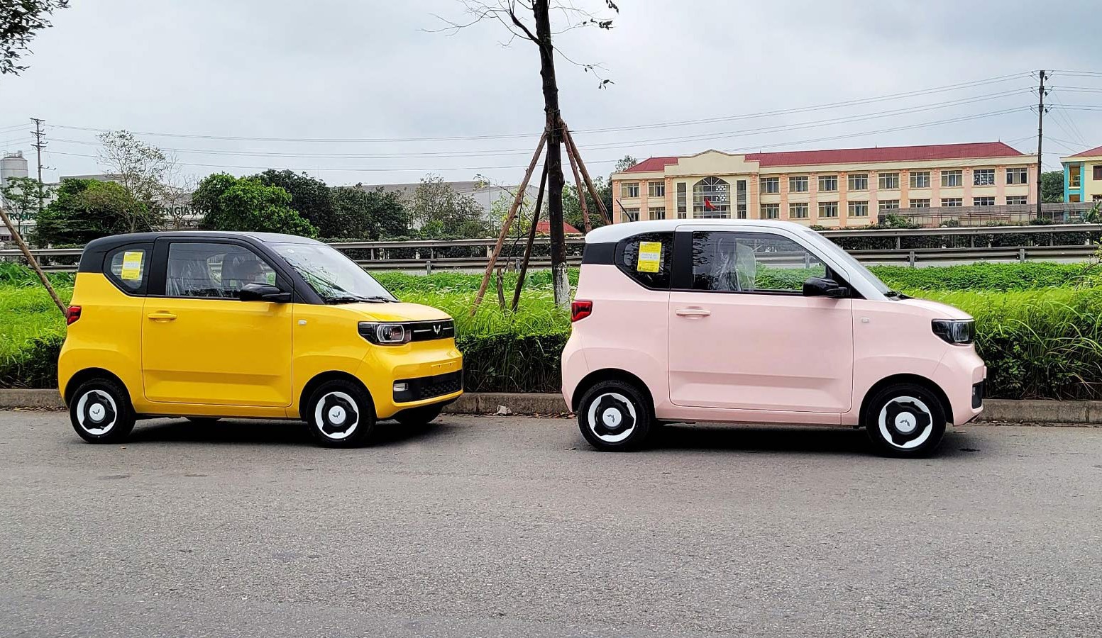 
Xe điện siêu nhỏ Wuling HongGuang mini EV dù chưa ra mắt chính thức, nhưng đã hiện diện tại Việt Nam.