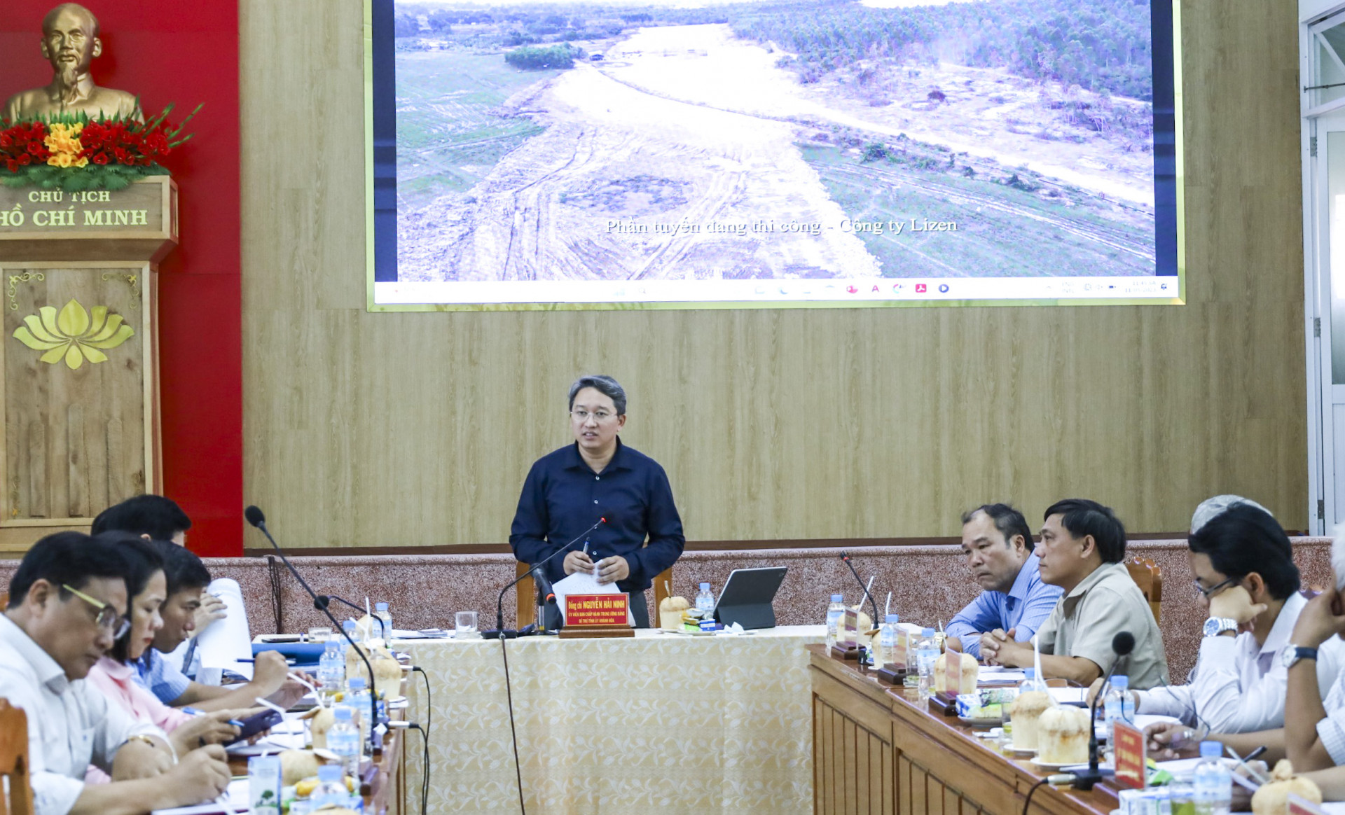 Đồng chí Nguyễn Hải Ninh phát biểu chỉ đạo tại cuộc kiểm tra cao tốc Vân Phong - Nha Trang.