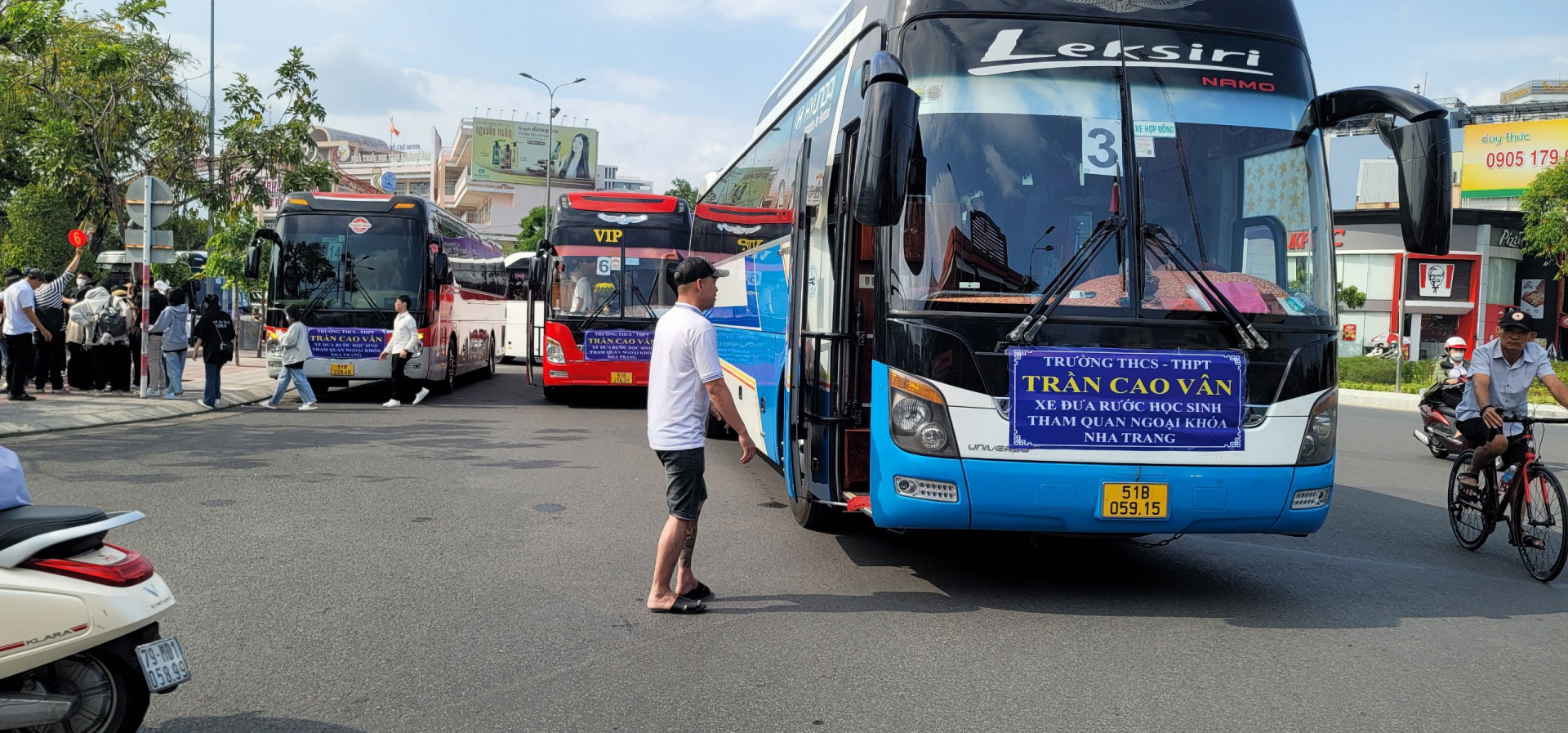 Xe ô tô chở khách trên 29 chỗ lưu thông vào TP. Nha Trang.
