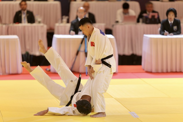 Các võ sĩ Tạ Đức Huy, Nguyễn Cường Thịnh xuất sắc giành Huy chương vàng Judo.

