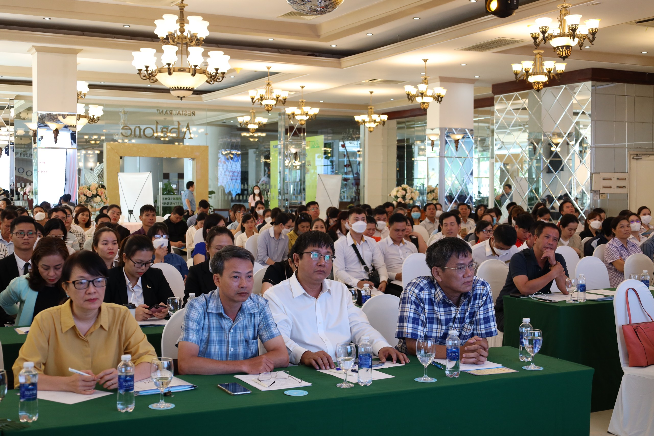 Hơn 200 đại biểu tham gia Hội nghị đối thoại với Bảo hiểm xã hội Việt Nam