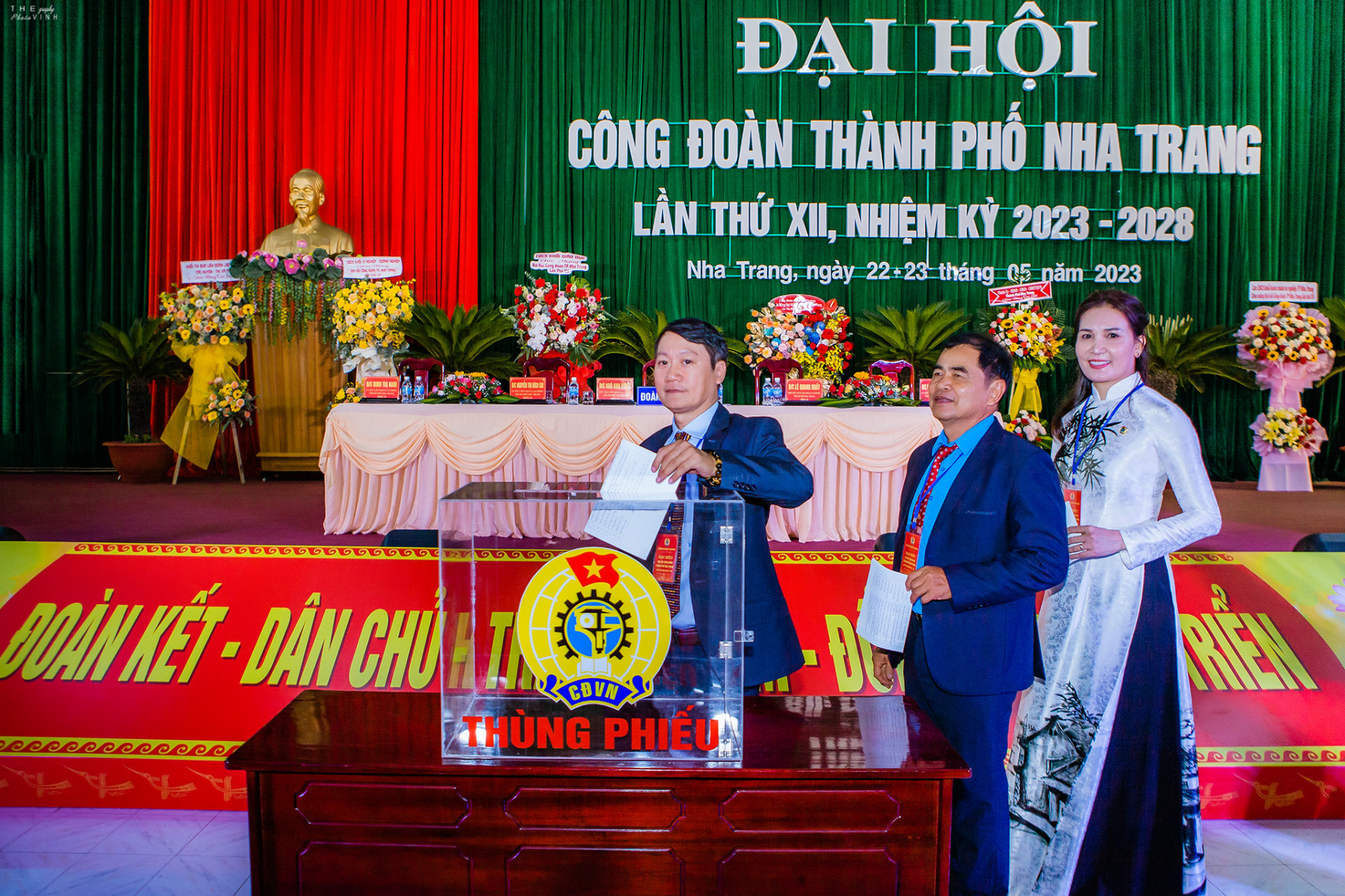 Các đại biểu bỏ phiếu bầu Ban Chấp hành Liên đoàn Lao động thành phố nhiệm kỳ 2023-2028.