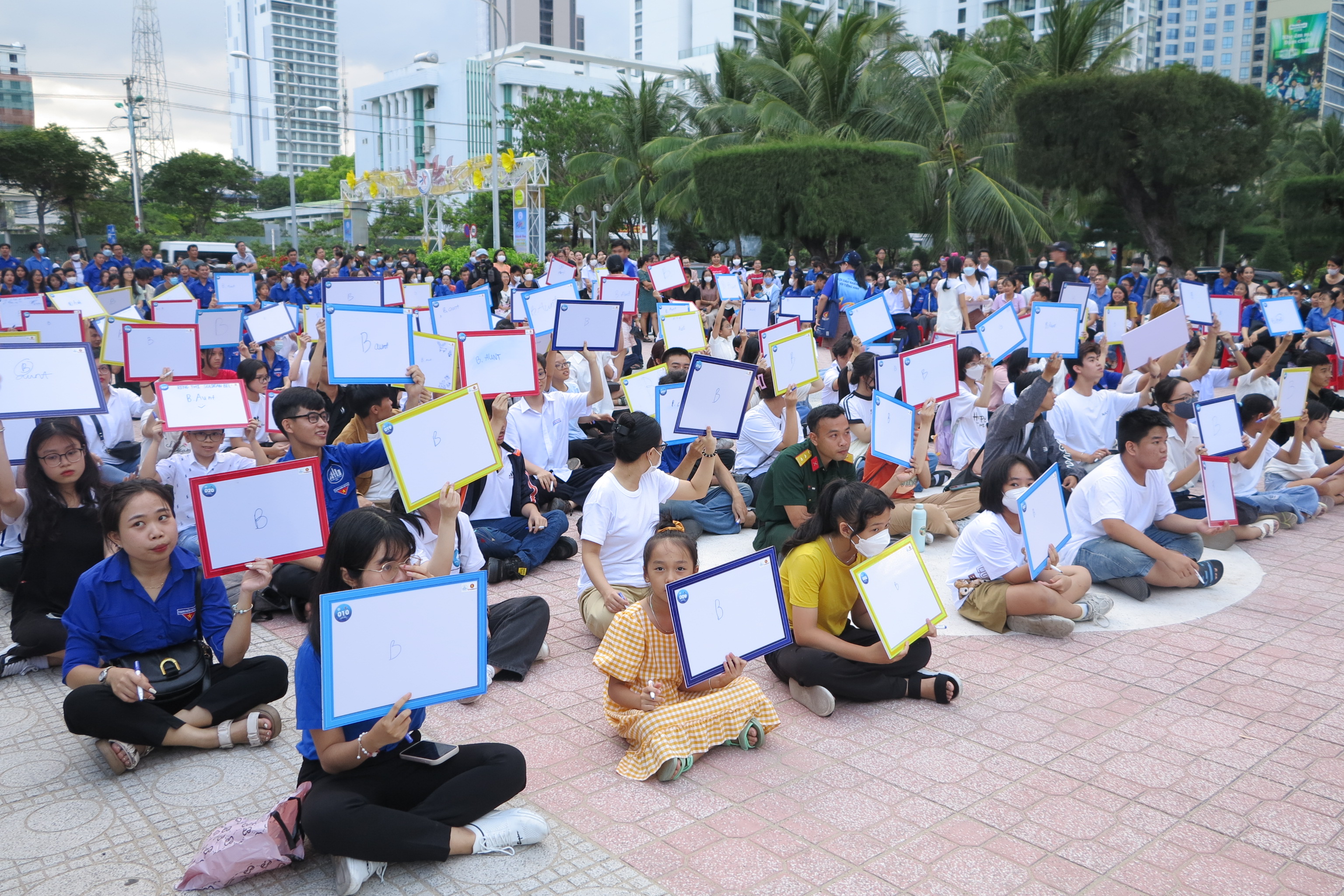 Thi “Rung chuông vàng” nói tiếng Anh