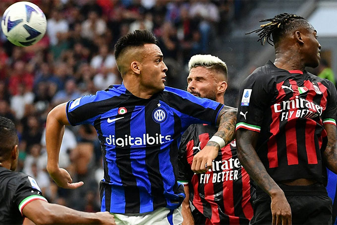 AC Milan và Inter Milan cũng là một cặp đấu ngang tài ngang sức với nhau.