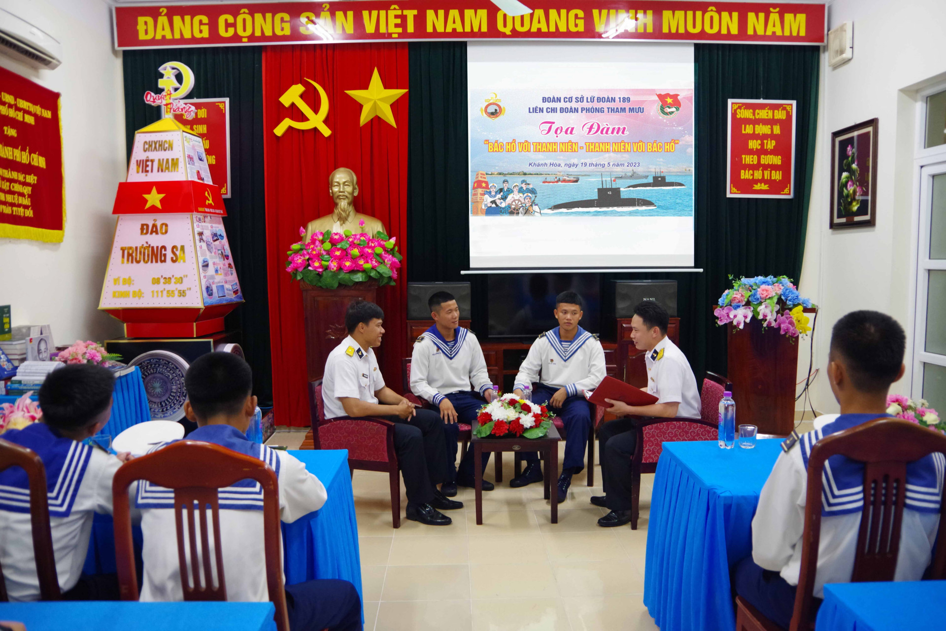 Tọa đàm thanh niên với chủ đề “Bác Hồ với thanh niên - thanh niên với Bác Hồ” 