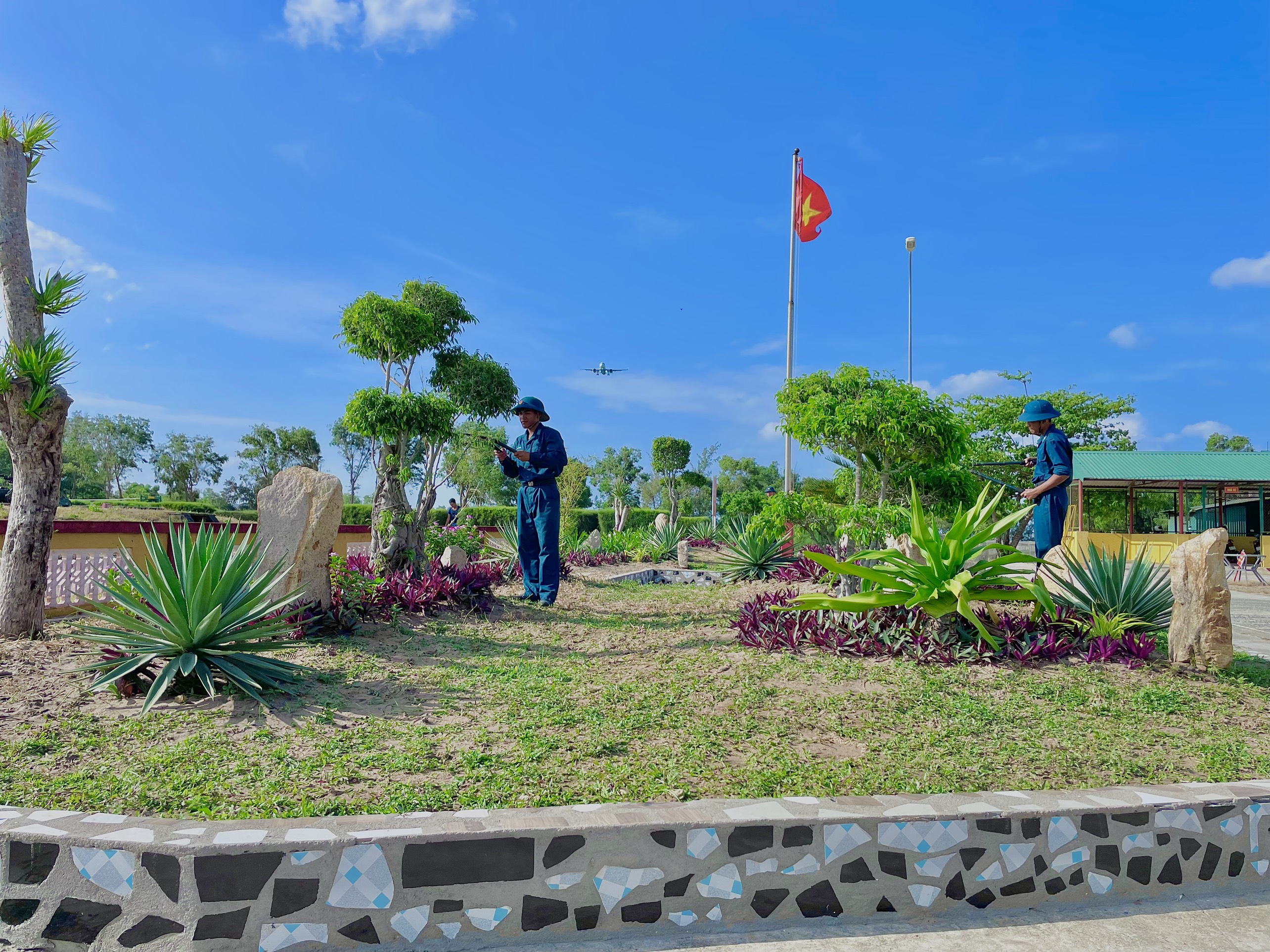 Trung đoàn 591: Tạo không gian xanh giữa cồn cát trắng
