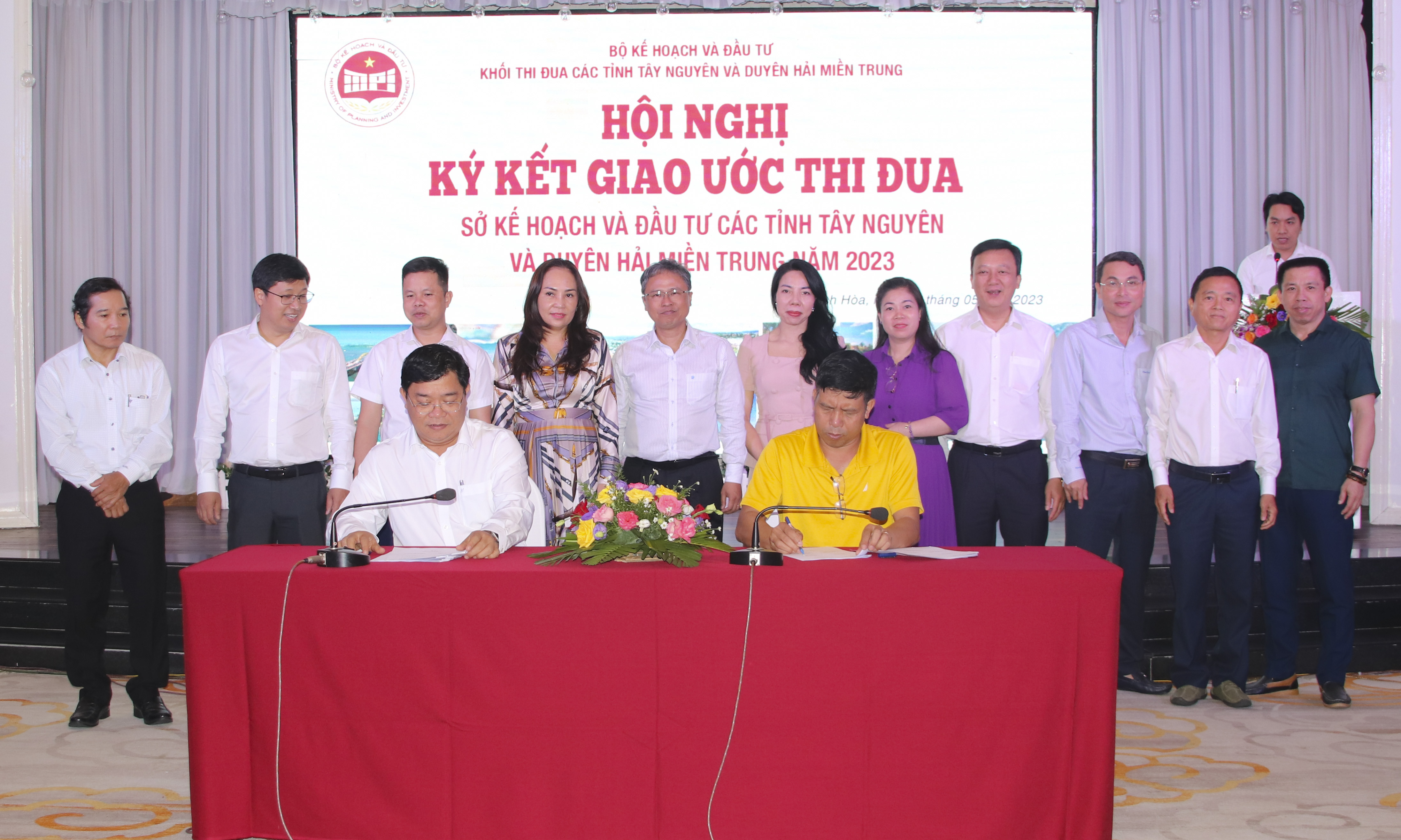 Ngành Kế hoạch và Đầu tư các tỉnh Tây Nguyên, duyên hải miền Trung ký giao ước thi đua