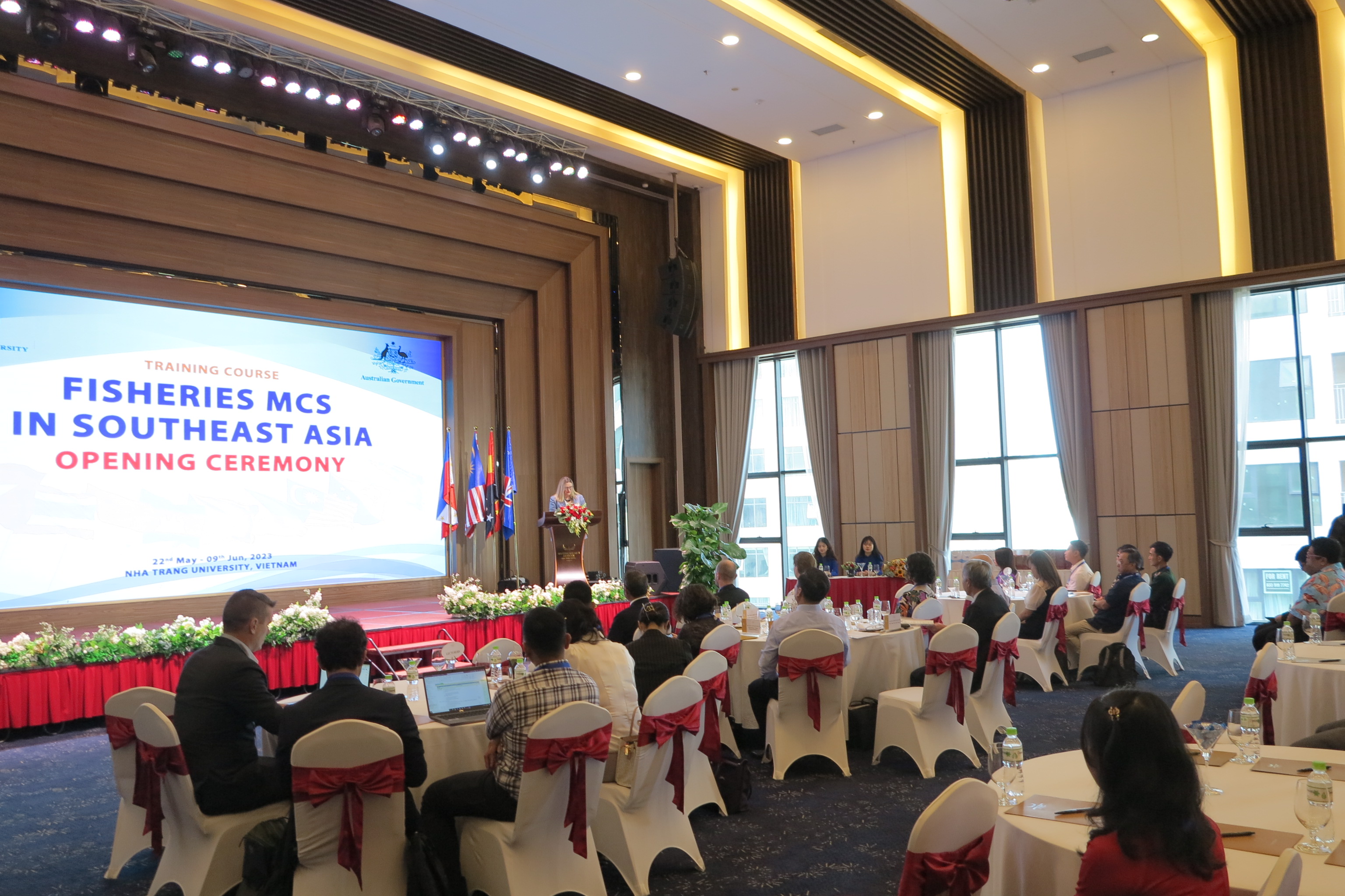 Trường Đại học Nha Trang: Đào tạo về chống khai thác hải sản bất hợp pháp