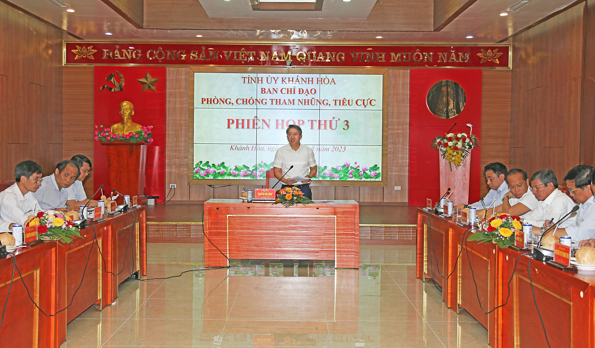 Đồng chí Nguyễn Hải Ninh kết luận tại phiên họp. 
