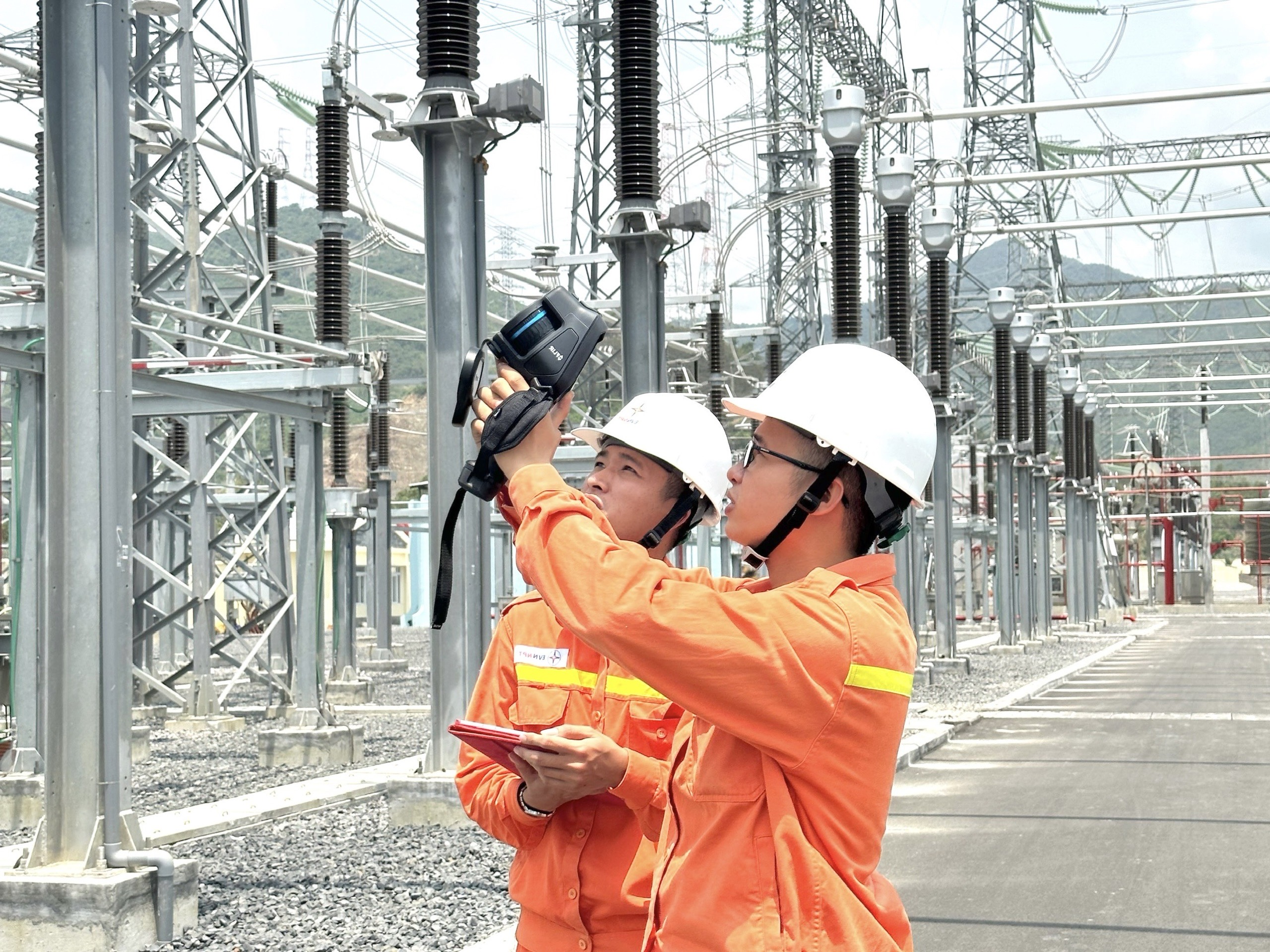 Truyền tải điện Khánh Hòa: Nỗ lực đảm bảo an toàn lưới điện