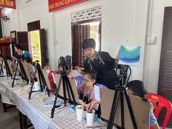 Hội Phụ nữ phường Phước Long (TP. Nha Trang): Dạy vẽ tranh cho học sinh có hoàn cảnh khó khăn