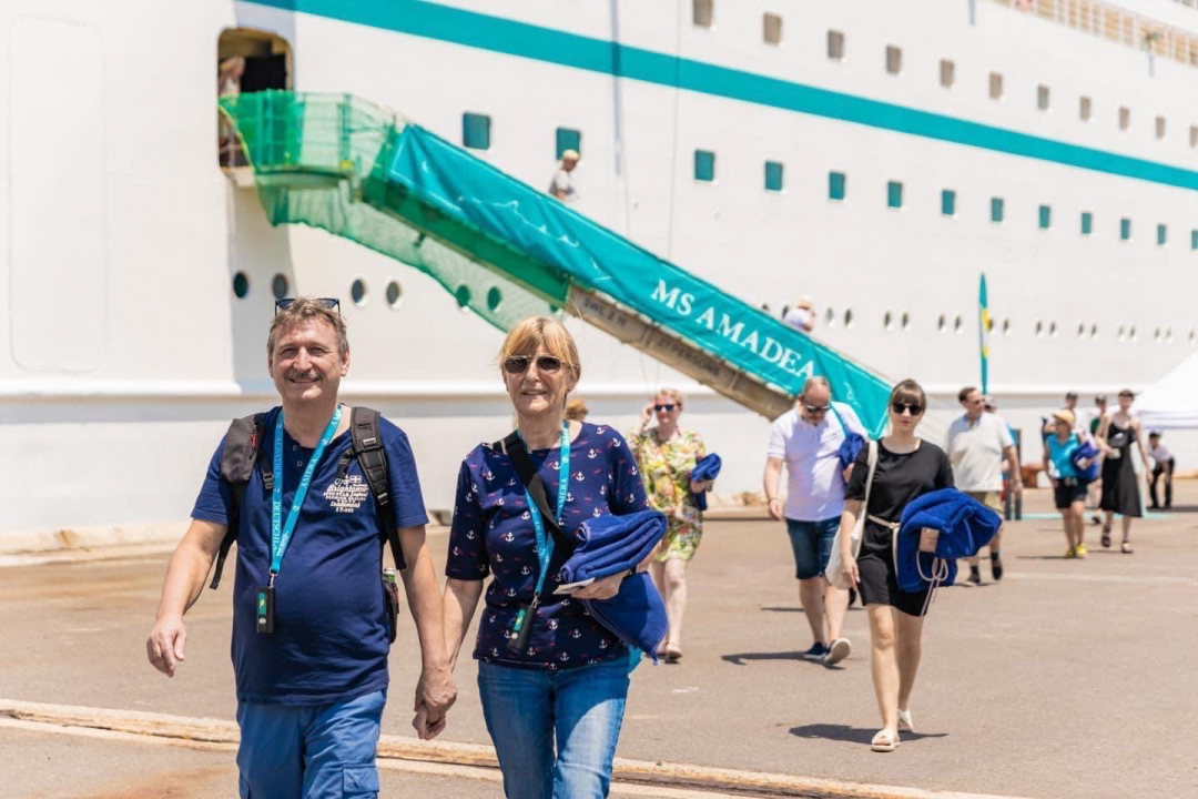 Cruise tourists visit Nha Trang