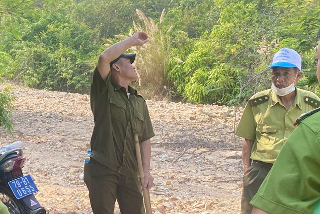 Vụ cháy trên núi Chín Khúc: Đoàn kiểm tra đang tiếp cận hiện trường