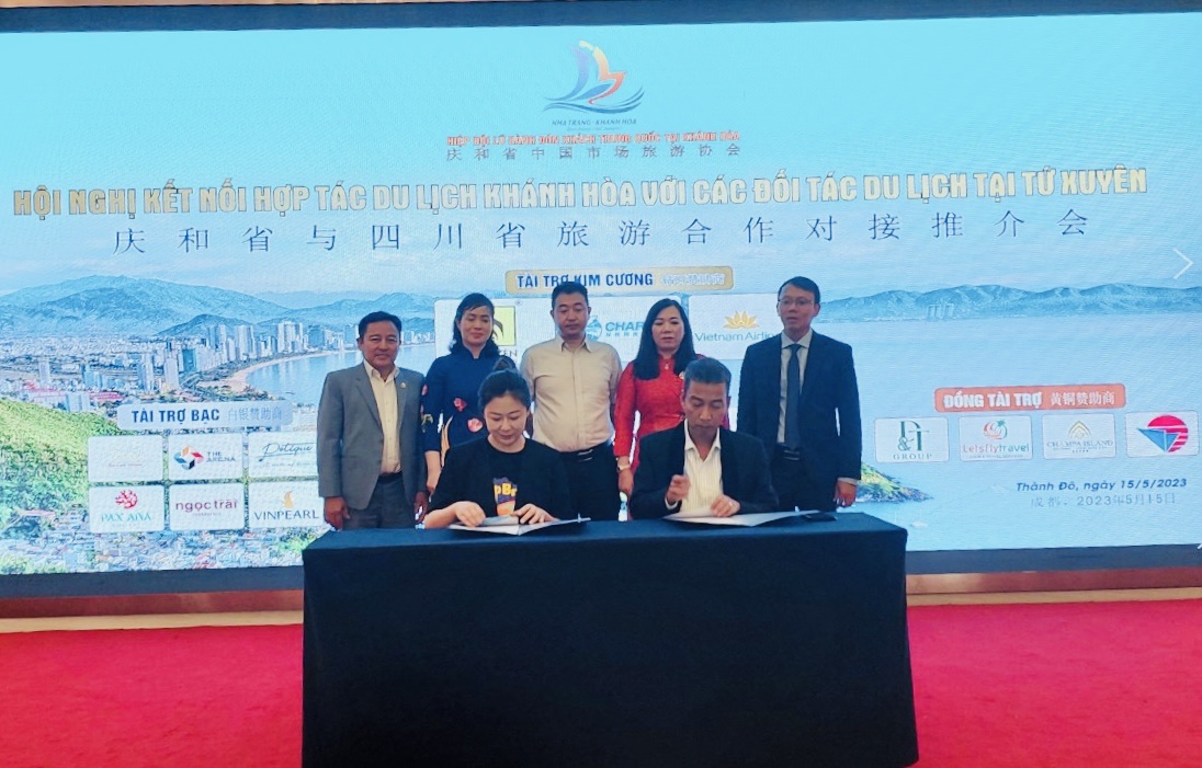 Doanh nghiệp du lịch Khánh Hòa và Tứ Xuyên ký kết ghi nhớ hợp tác xúc tiến du lịch
