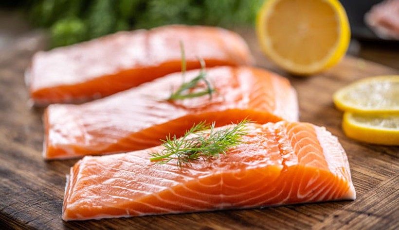Cá là nguồn cung cấp axit béo omega-3 chống viêm tuyệt vời. (Ảnh: ITN)