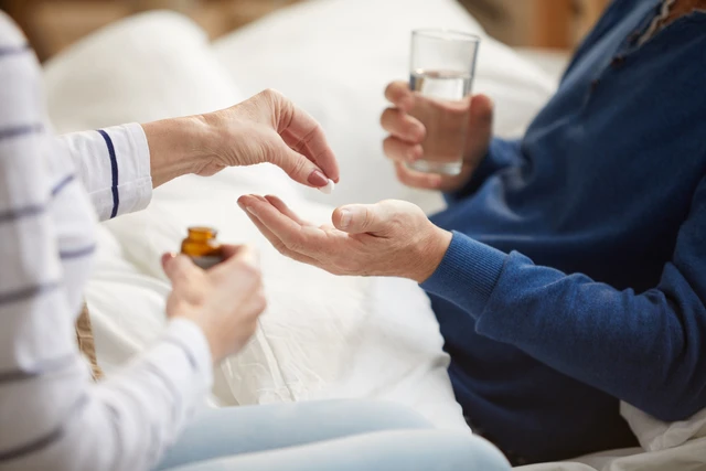 5 tình trạng thiếu vi chất phổ biến ở người cao tuổi