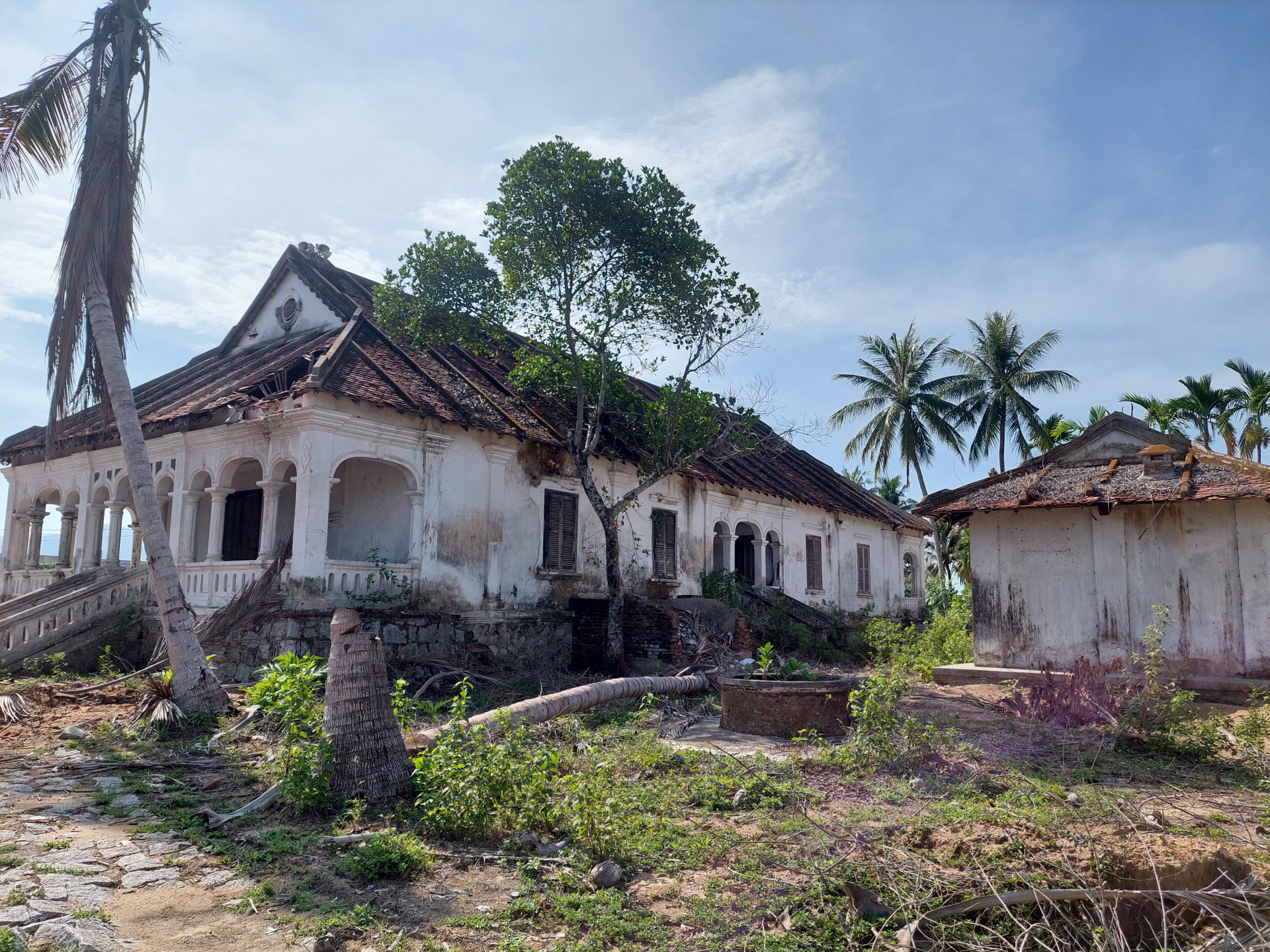 Cảnh hoang tàn của khu bảo tồn nhà xưa ông Hai Thái.
