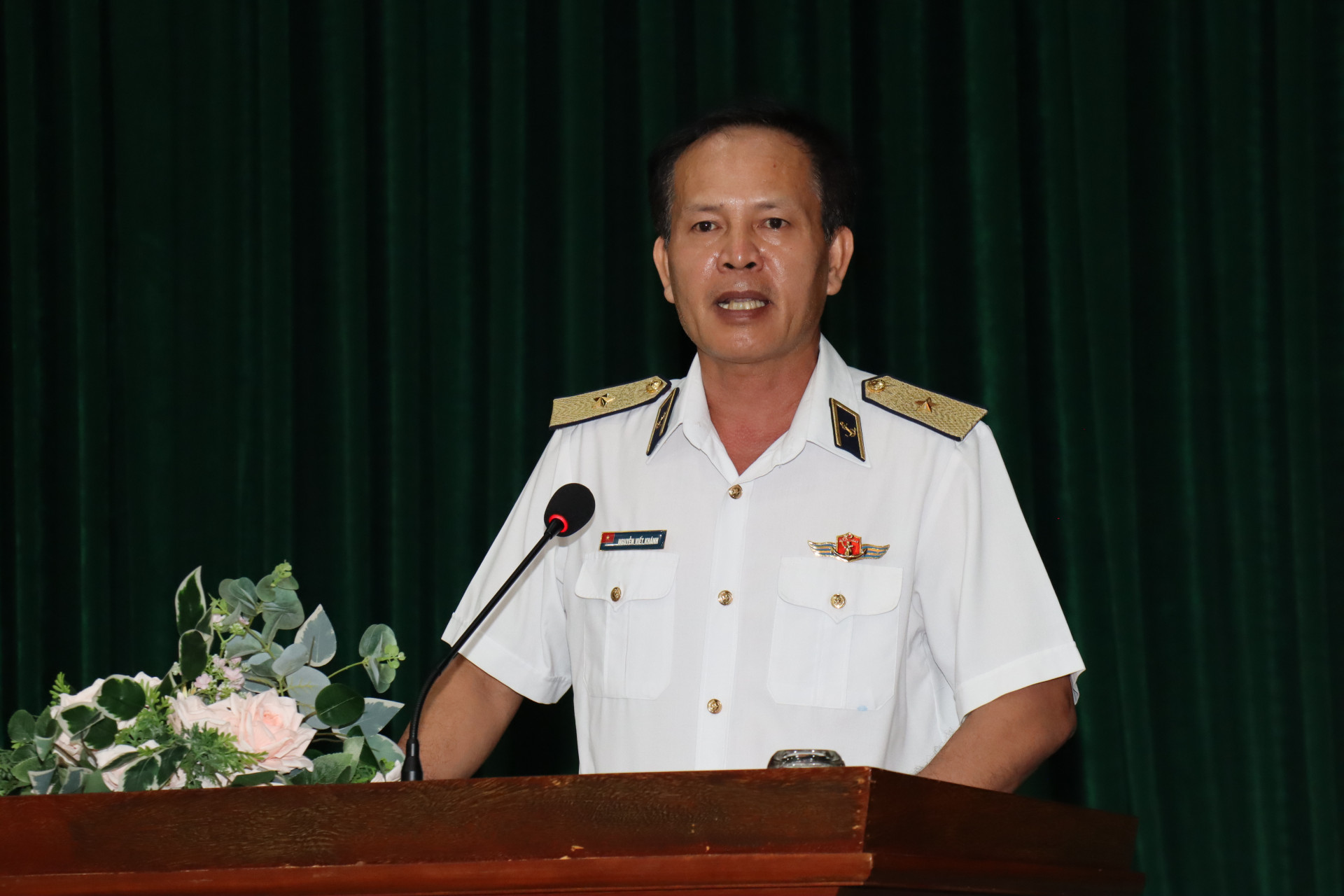 Chuẩn đô đốc Nguyễn Viết Khánh - Phó Tham mưu trưởng Quân chủng Hải quân phát biểu tại buổi lễ