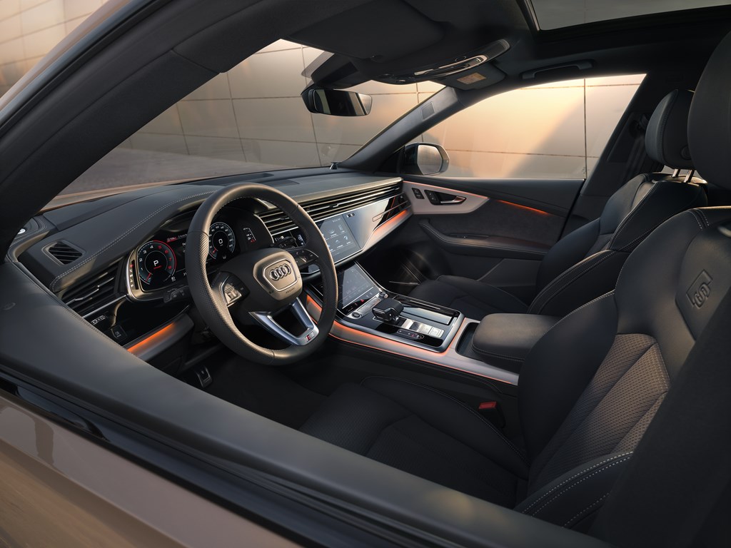 Màn hình kỹ thuật số Audi virtual cockpit 12,3-inch hiển thị tất cả các thông tin cần thiết cho người lái.
