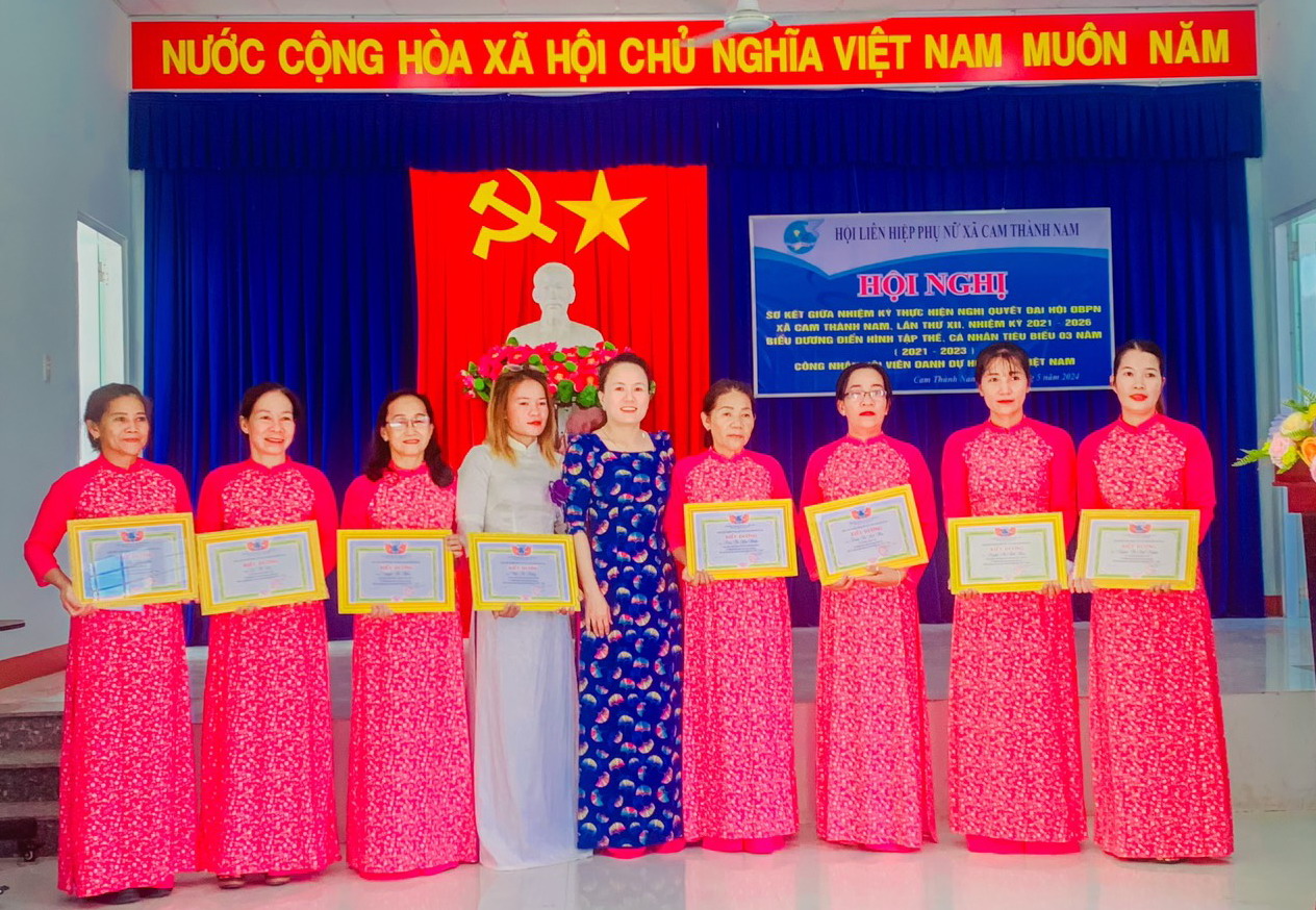 Hội Liên hiệp Phụ nữ xã Cam Thành Nam: Tổ chức hội nghị sơ kết giữa nhiệm kỳ