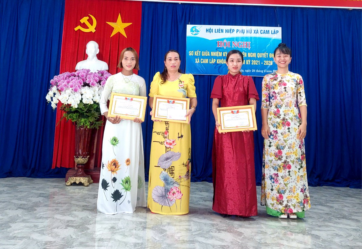 Hội Liên hiệp Phụ nữ xã Cam Lập: Tổ chức hội nghị sơ kết giữa nhiệm kỳ