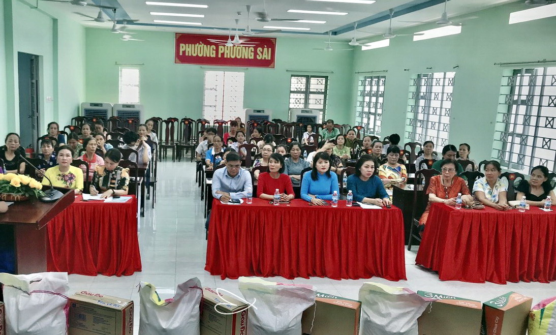 Các đại biểu tham dự hội nghị.