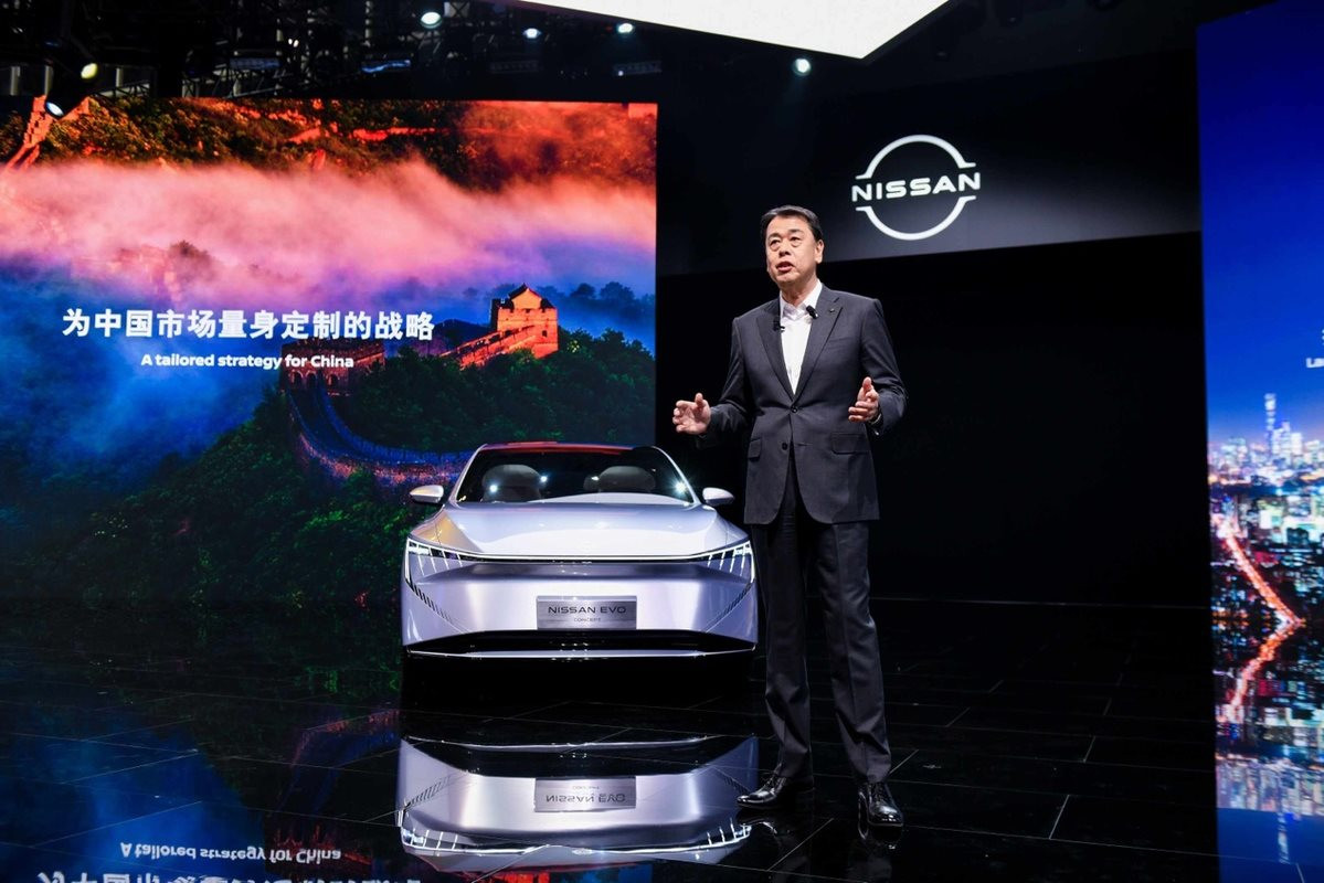 Chủ tịch, Giám đốc điều hành Nissan Makoto Uchida thuyết trình về chiến lược của hãng tại thị trường Trung Quốc trong BJAS 2024. (Ảnh: China Daily)