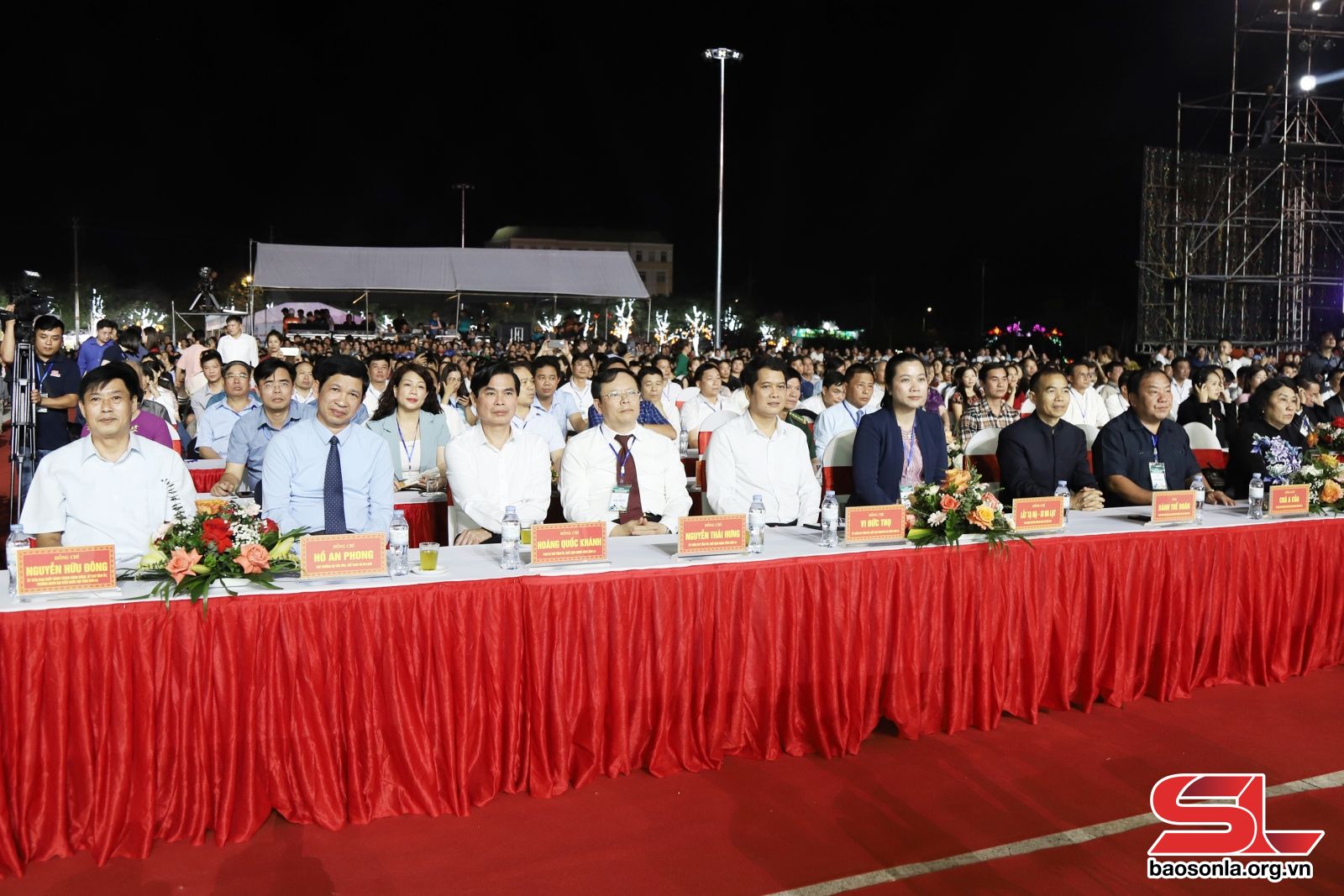 Đại biểu Bộ Văn hóa, Thể thao và Du lịch cùng lãnh đạo tỉnh Sơn La.

