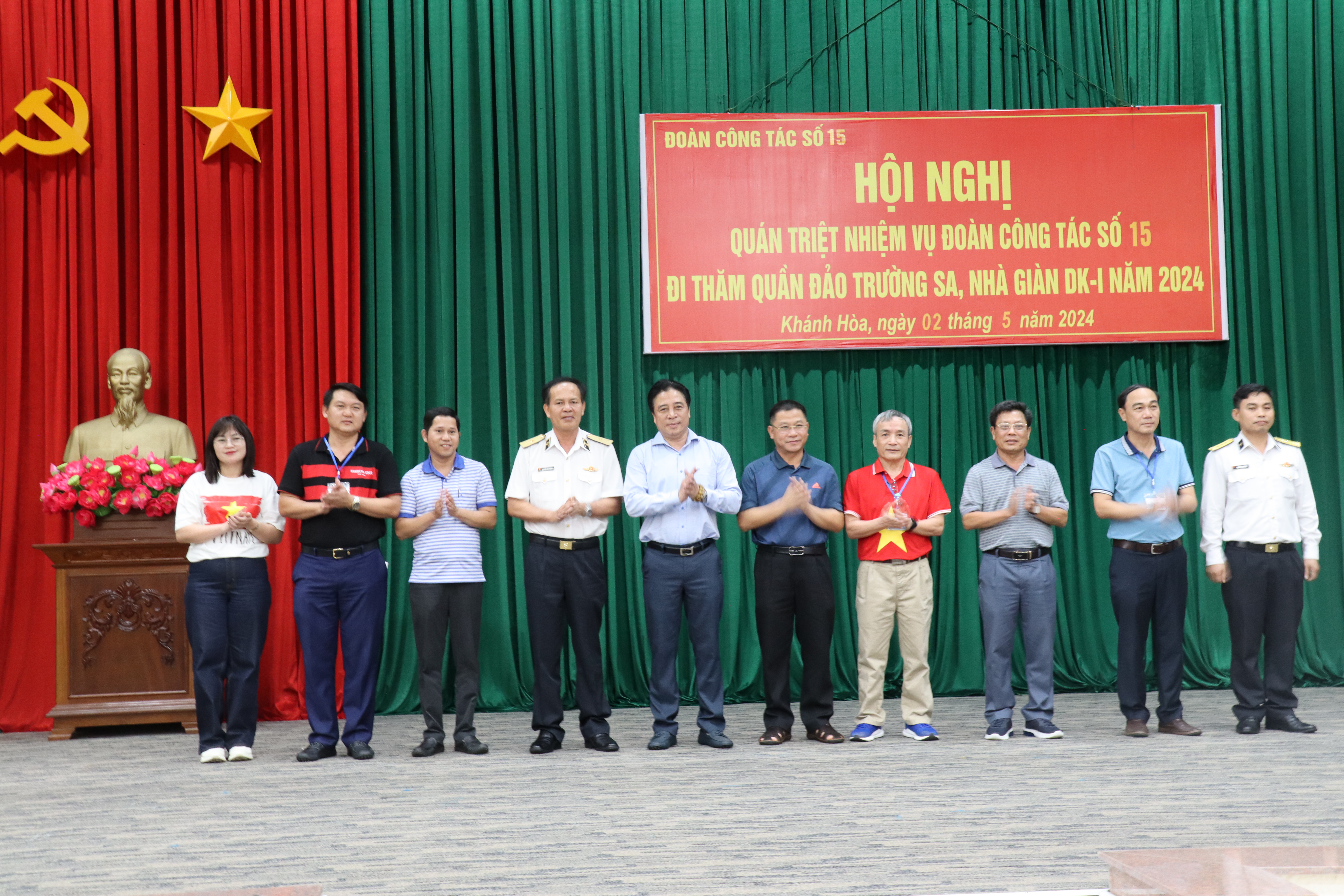 Đoàn công tác số 15 đi thăm quần đảo Trường Sa, Nhà giàn DK-1:: Phát động thi đua “Đoàn kết, nghĩa tình, lập công, quyết thắng”