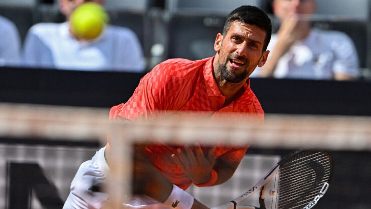 Tay vợt số một thế giới Djokovic sẵn sàng chinh phục đỉnh cao.