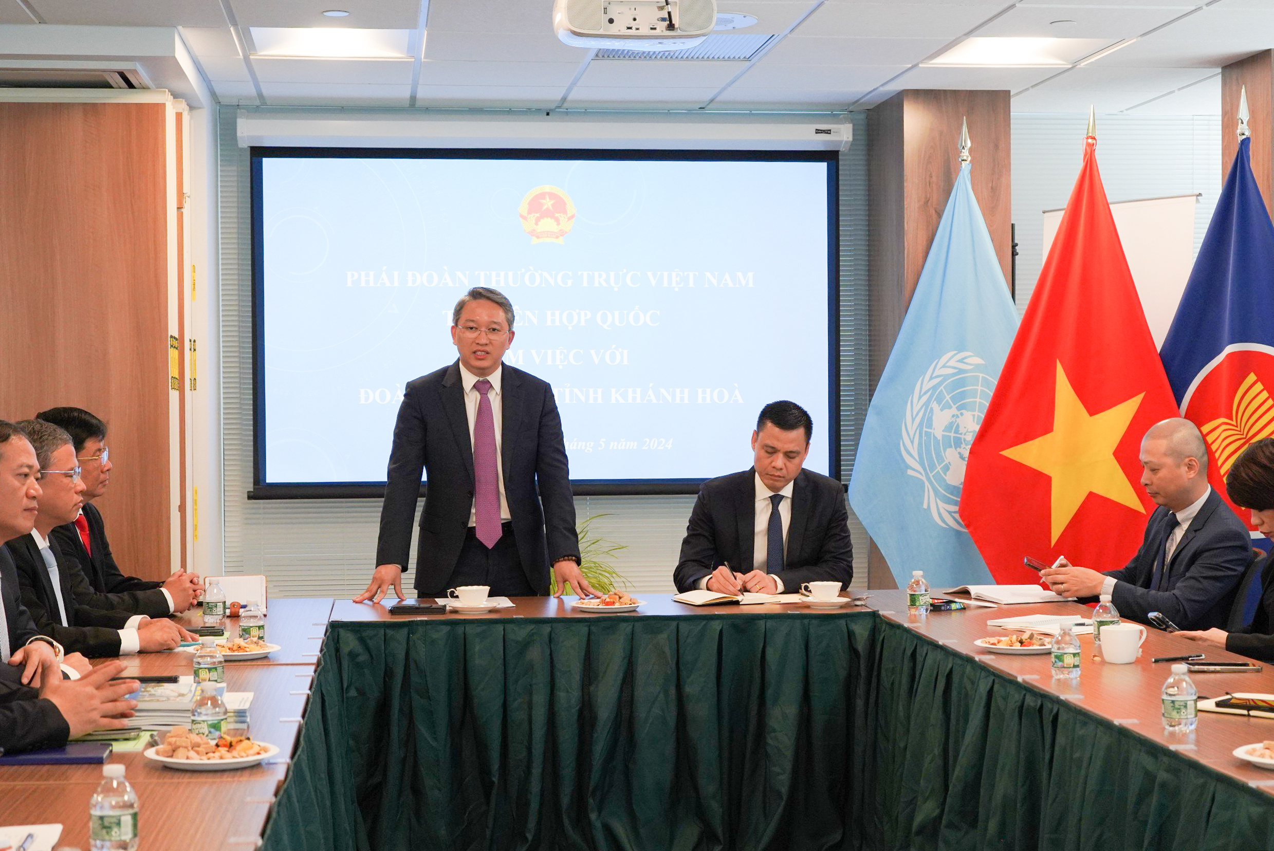 Đoàn công tác tỉnh Khánh Hòa thăm, làm việc với Phái đoàn Thường trực Việt Nam tại Liên hợp quốc