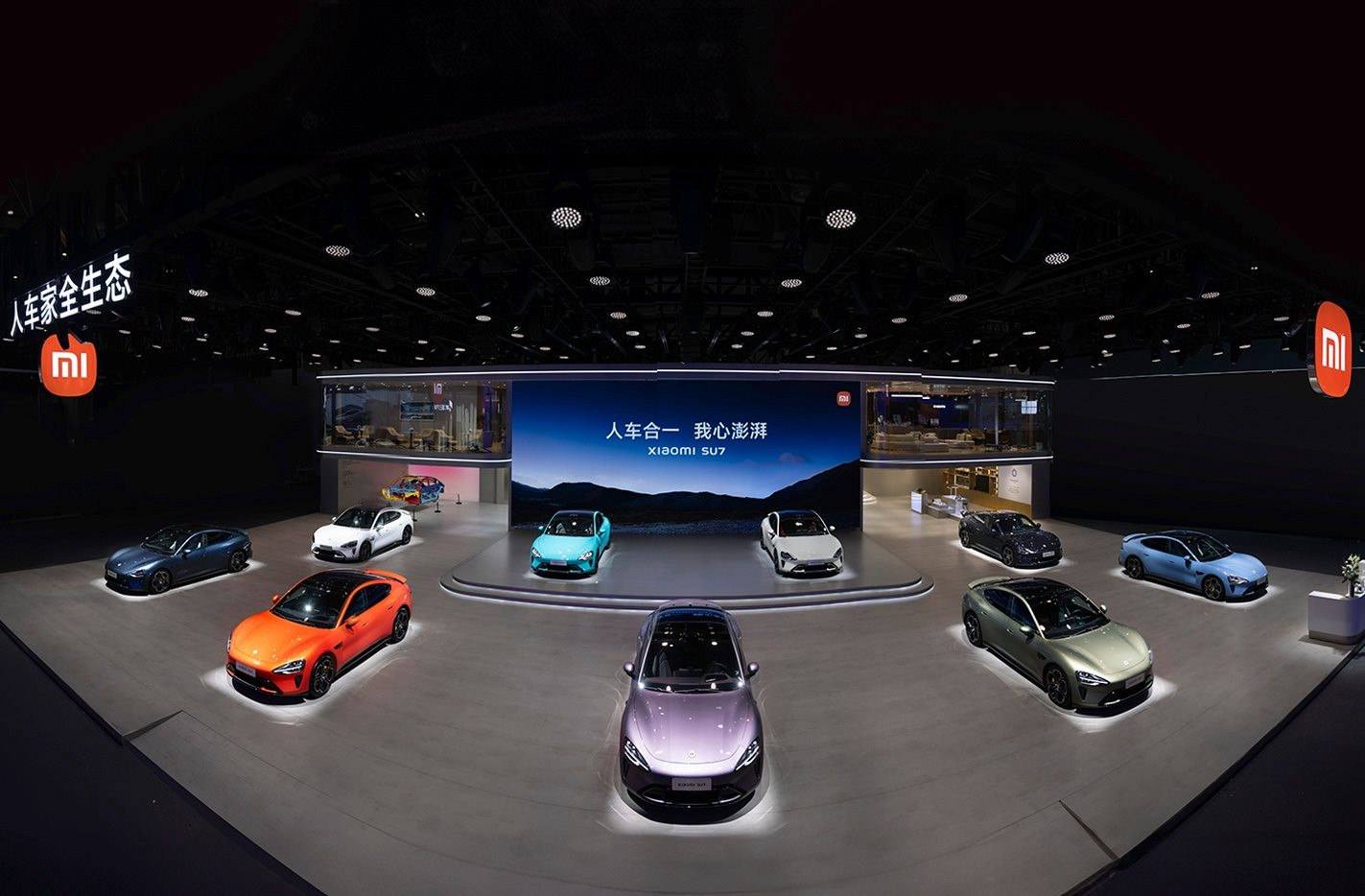 Xiaomi trưng bày đủ 7 màu của xe điện SU7.