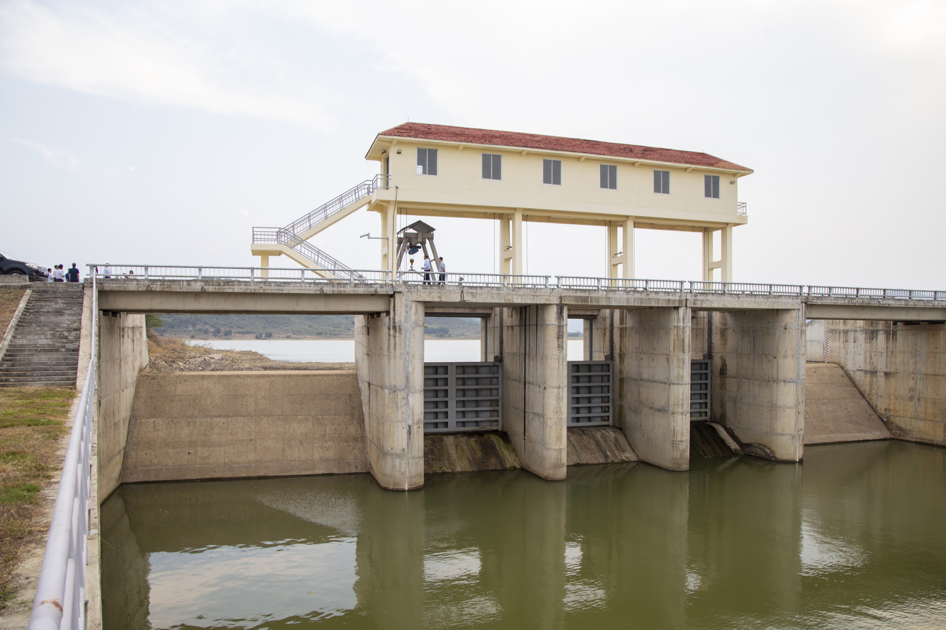 Tập trung ứng phó với khô hạn