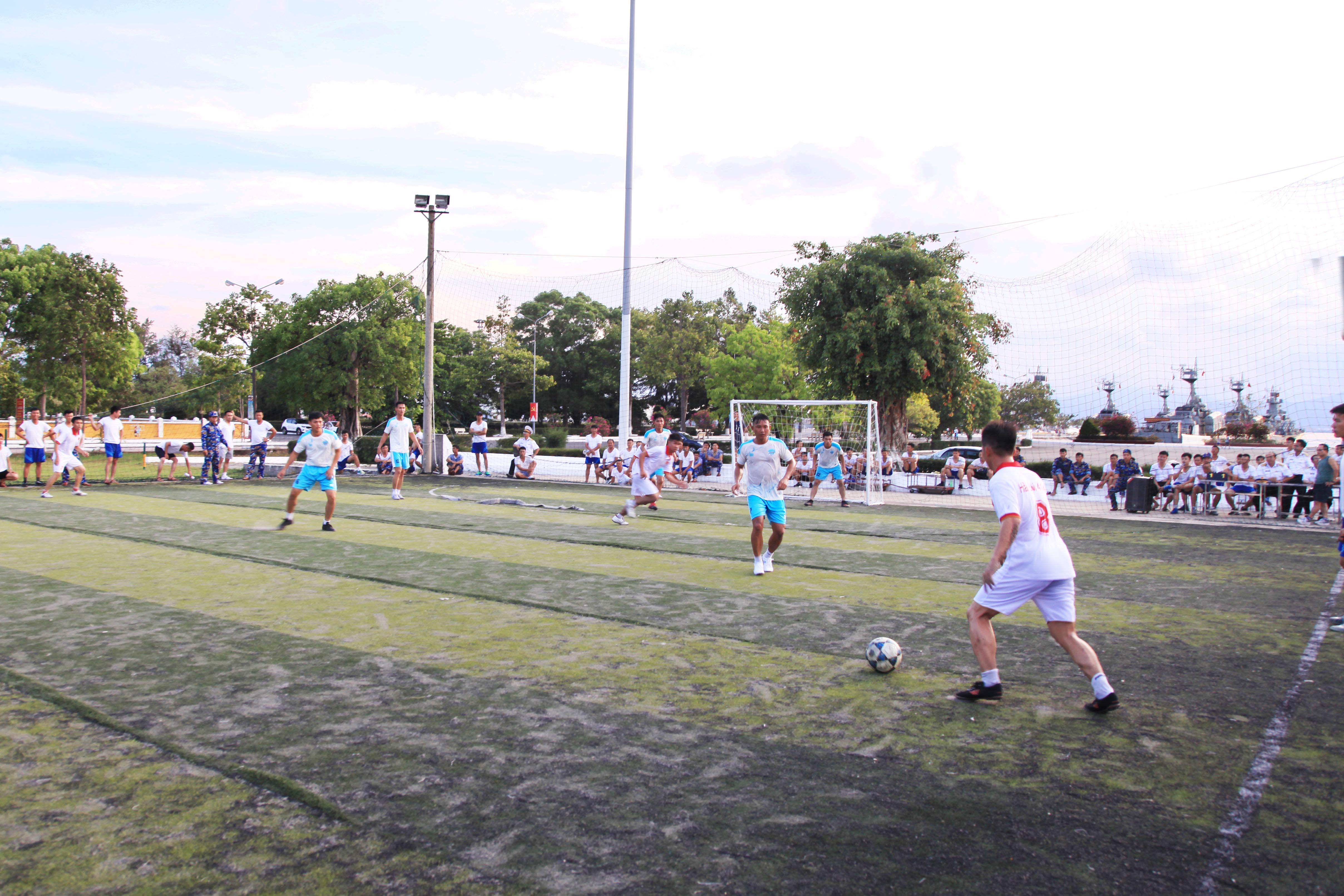 Lữ đoàn 162, Vùng 4 Hải quân: Bế mạc giải bóng đá mini chào mừng Đại hội thi đua quyết thắng