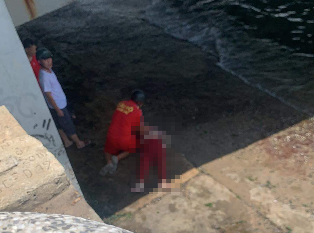 Tìm thân nhân, lai lịch người phụ nữ nhảy cầu Trần Phú