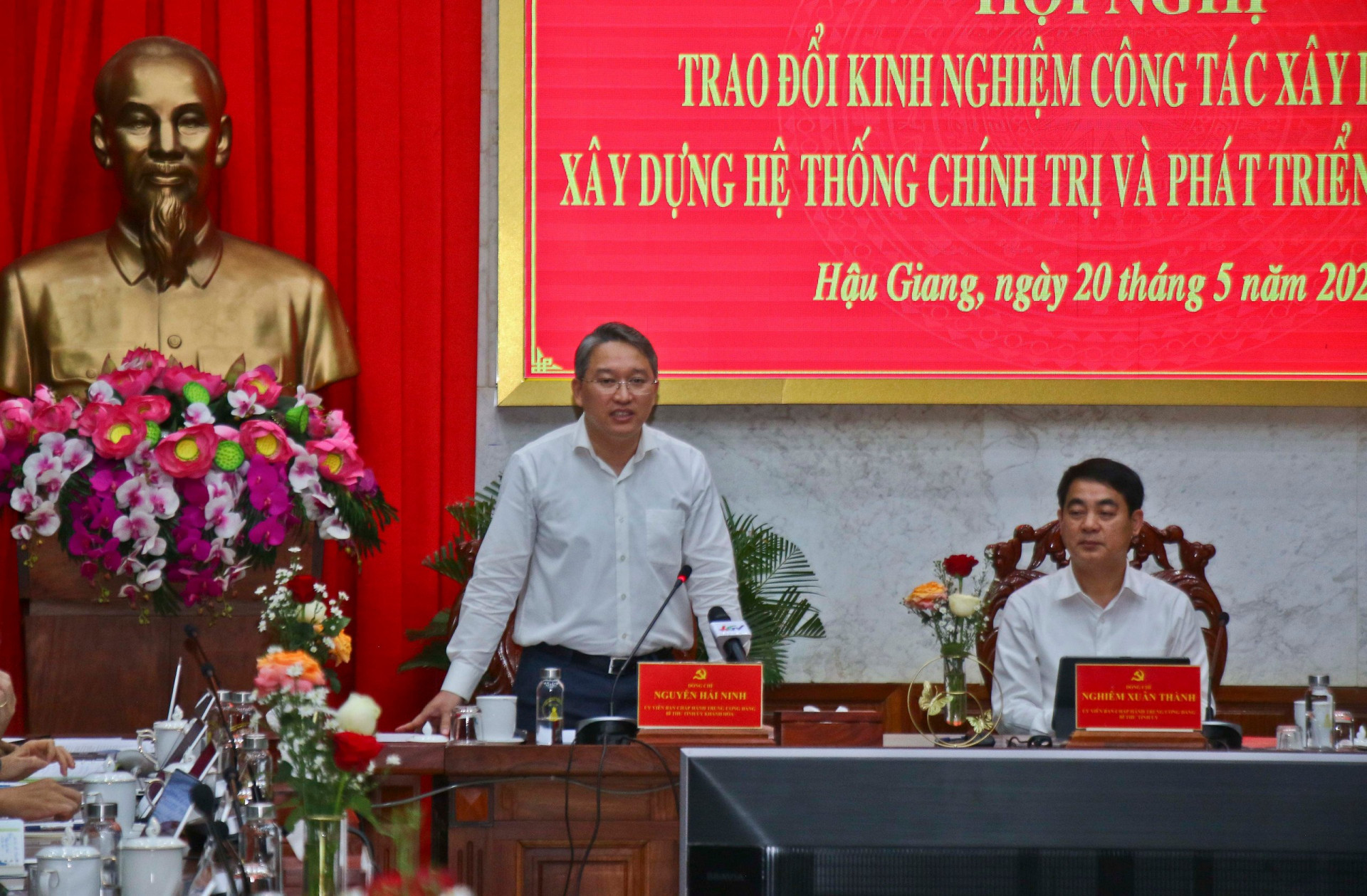 Ông Nguyễn Hải Ninh phát biểu tại buổi làm việc.

