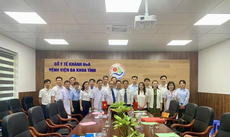 Tiếp đoàn Bệnh viện số 1 Đại học Y khoa Quảng Tây, Trung Quốc