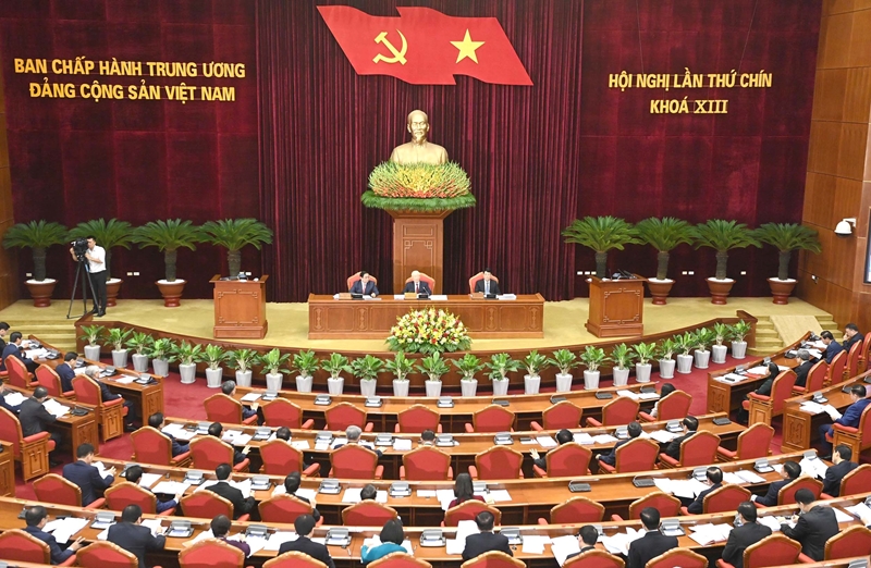 Thông cáo báo chí ngày làm việc đầu tiên của Hội nghị Trung ương 9