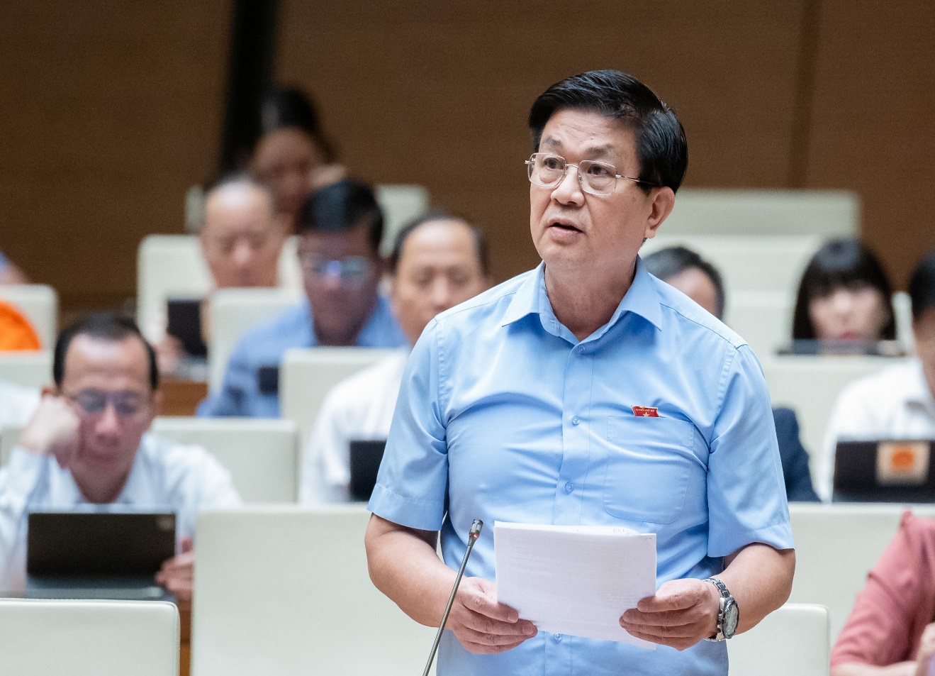 Đại biểu Đỗ Ngọc Thịnh – Chủ tịch Liên Đoàn Luật sư Việt Nam, đại biểu Quốc hội tỉnh Khánh Hòa phát biểu

