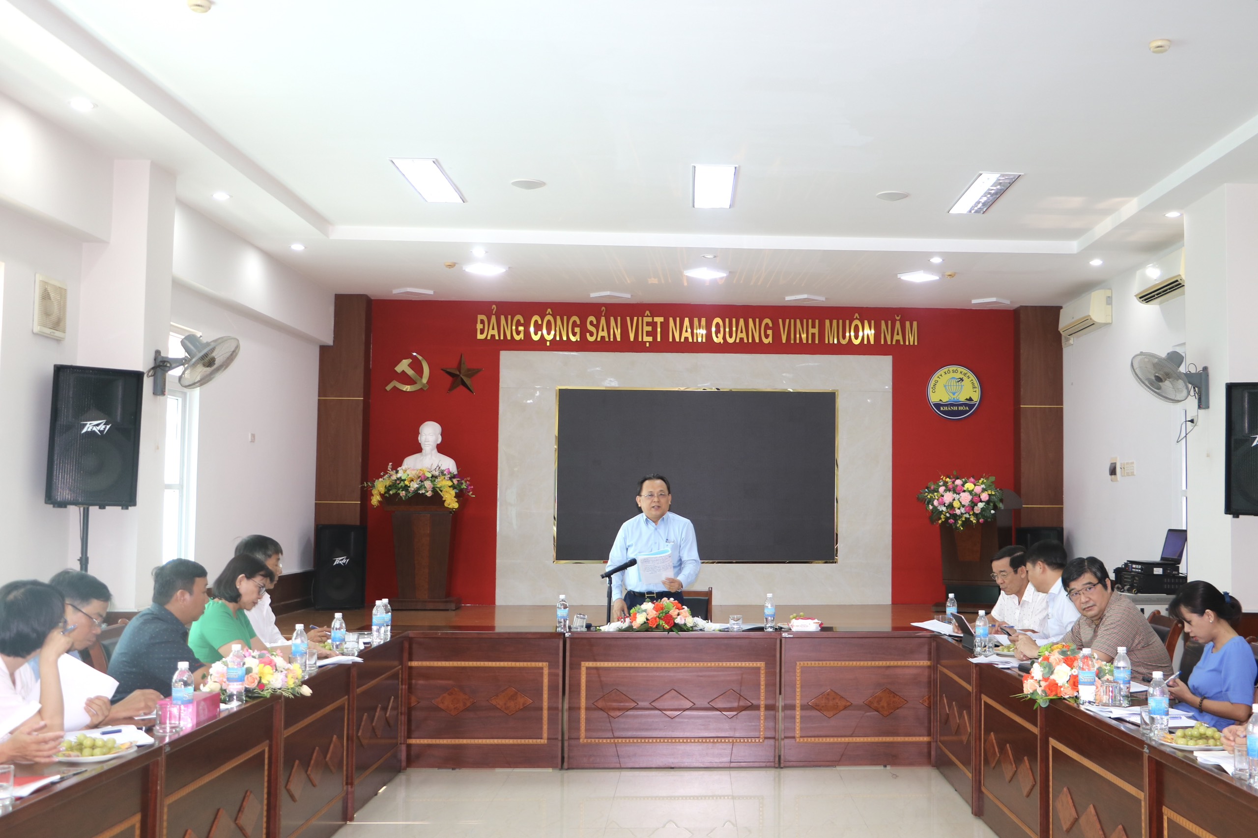 Phó Chủ tịch Thường trực UBND tỉnh Lê Hữu Hoàng làm việc với Công ty TNHH MTV Xổ số kiến thiết Khánh Hòa