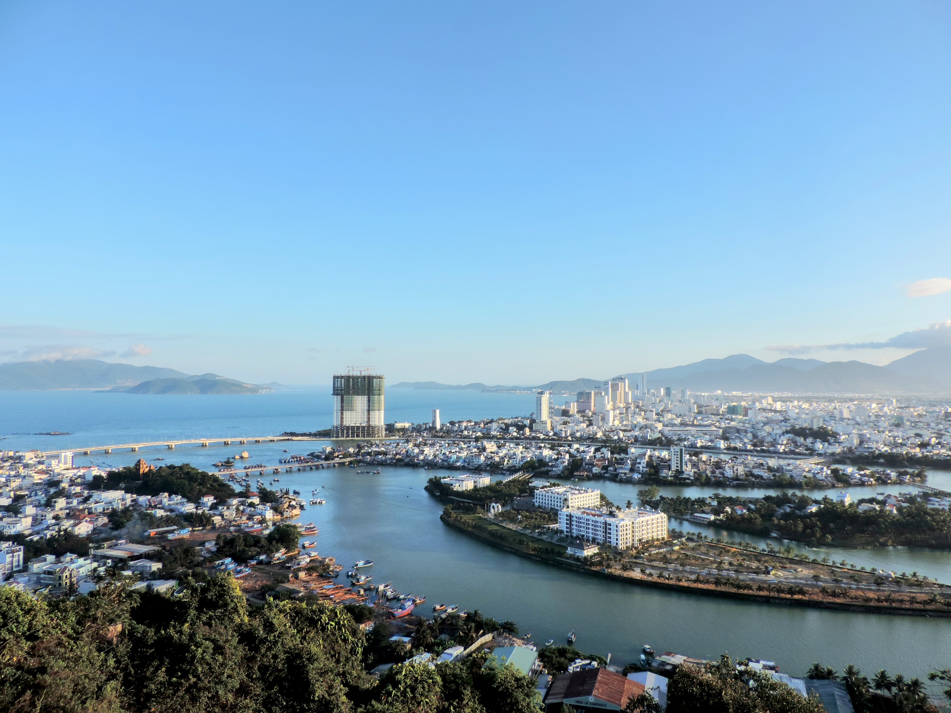 Con đường nối... nhịp bờ vui!