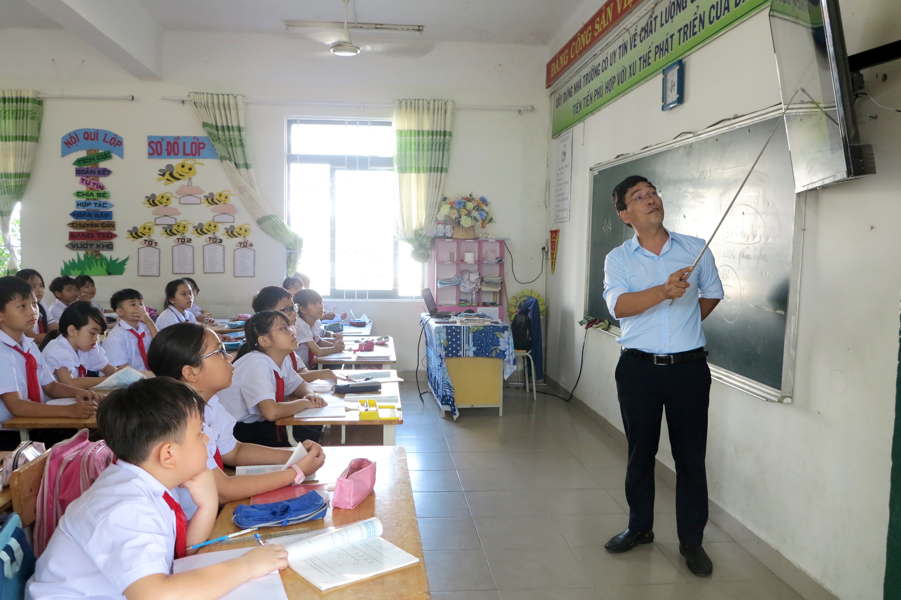 Xây dựng kho học liệu số cho trường tiểu học