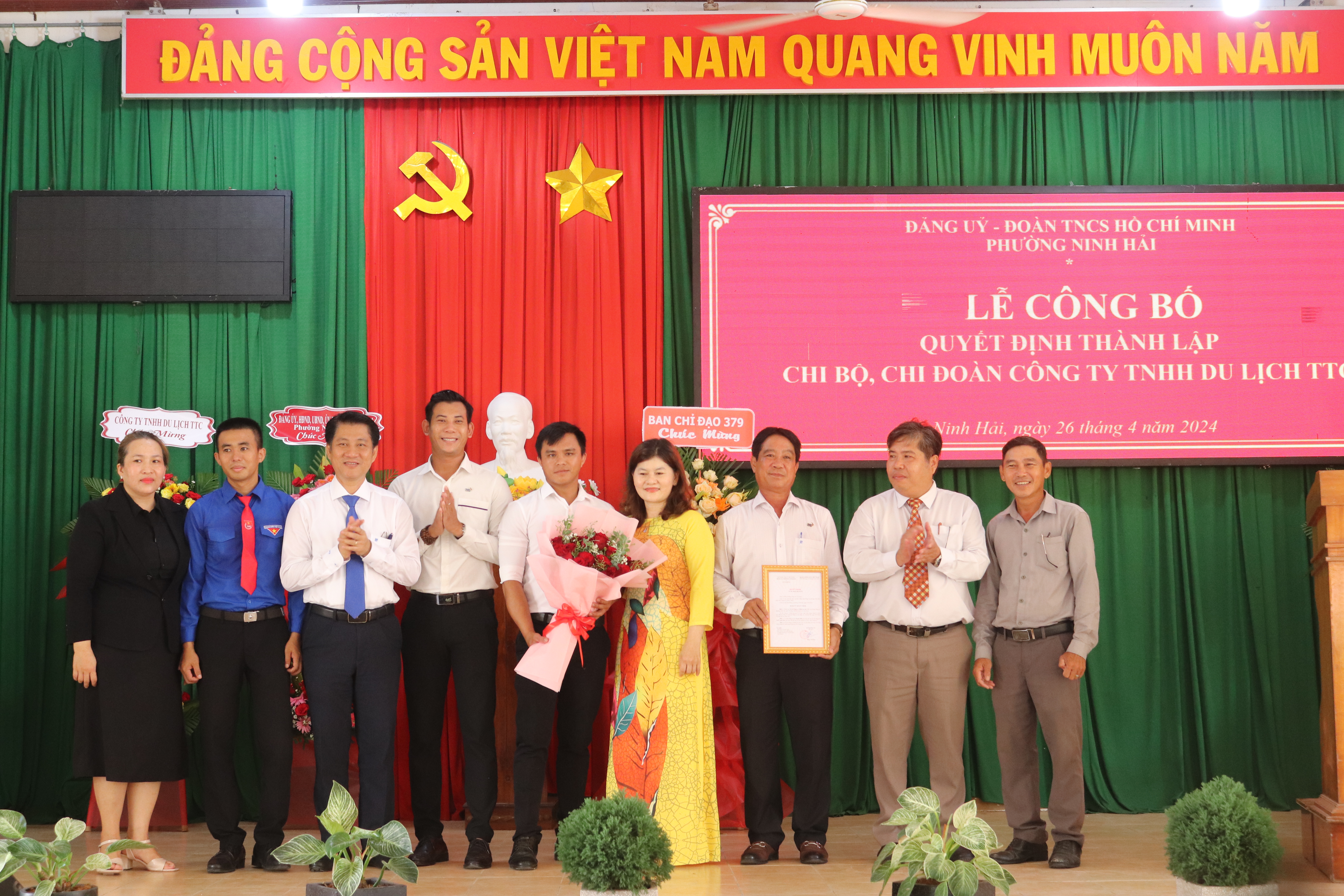 Ninh Hòa: Quan tâm phát triển đảng trong đơn vị kinh tế tư nhân 