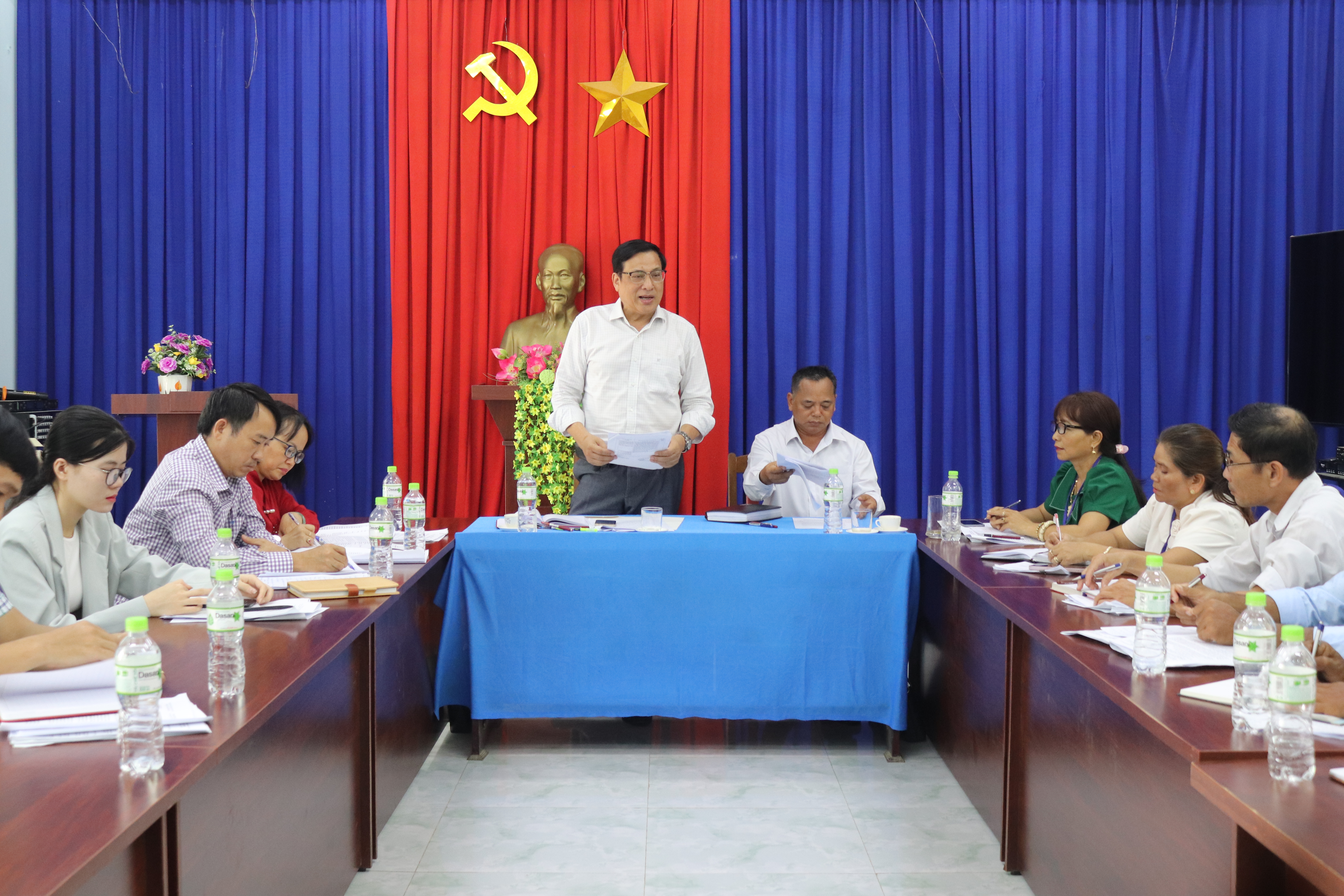 Trưởng Ban Tuyên giáo Tỉnh ủy Lê Hữu Thọ làm việc với Đảng ủy xã Liên Sang