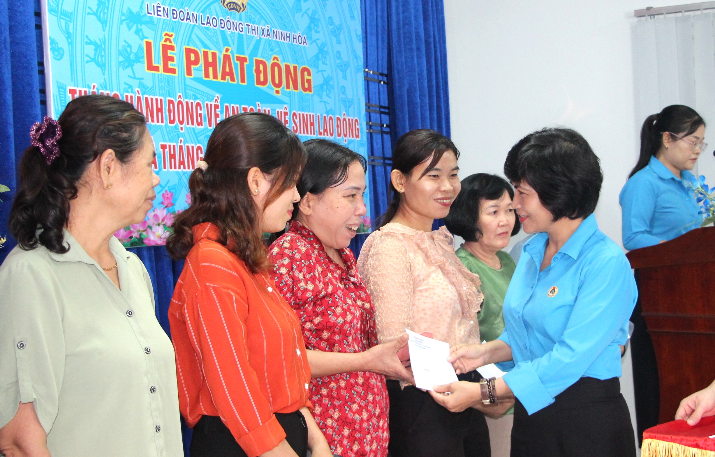 Liên đoàn Lao động thị xã Ninh Hòa:: Phát động Tháng Công nhân và Tháng hành động về An toàn, vệ sinh lao động