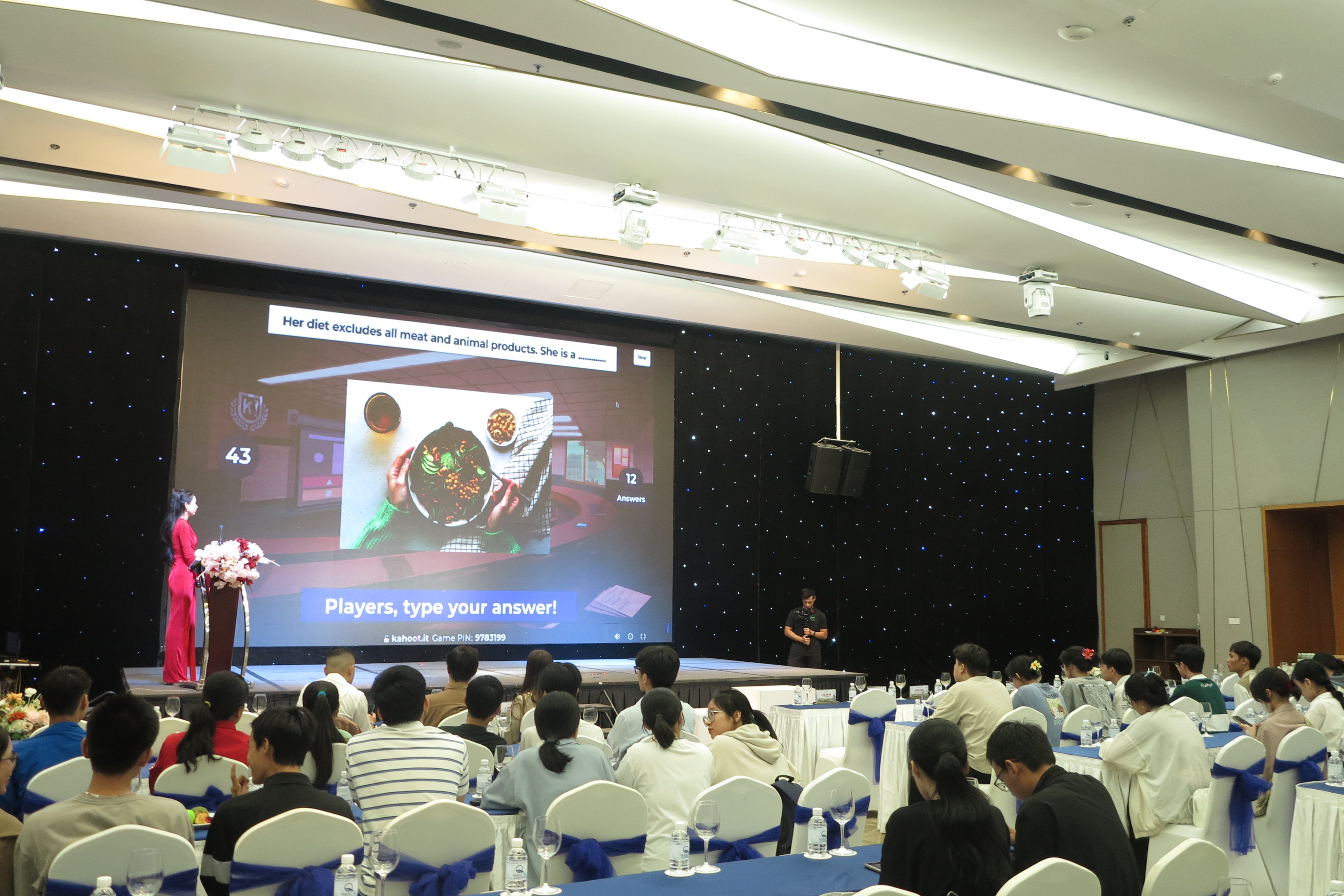 Cuộc thi “Master English – Master your life" dành cho sinh viên Trường Đại học Nha Trang